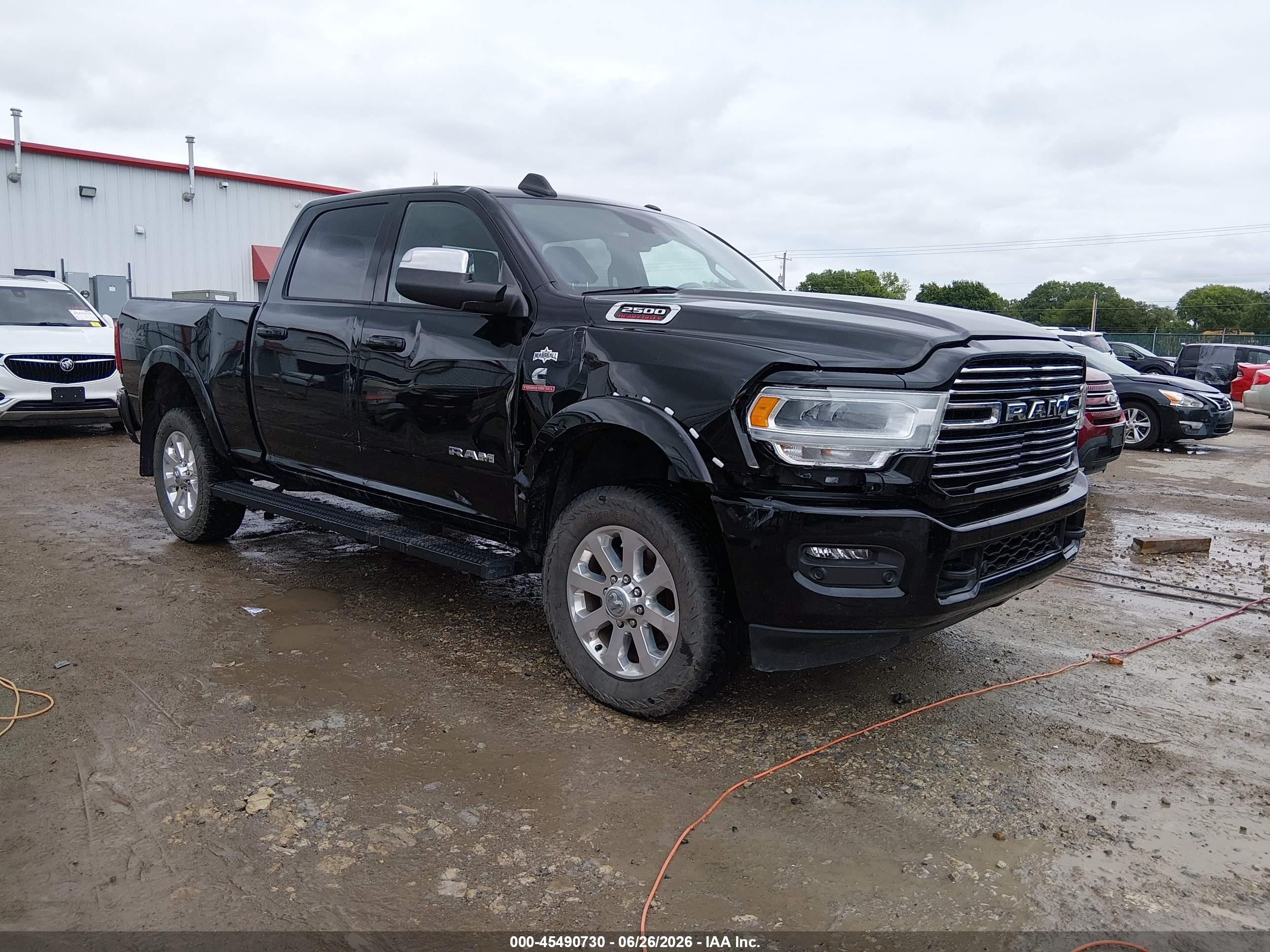 2021 Ram 2500 Laramie, VIN 3C6UR5FLXMG682125 — Бок