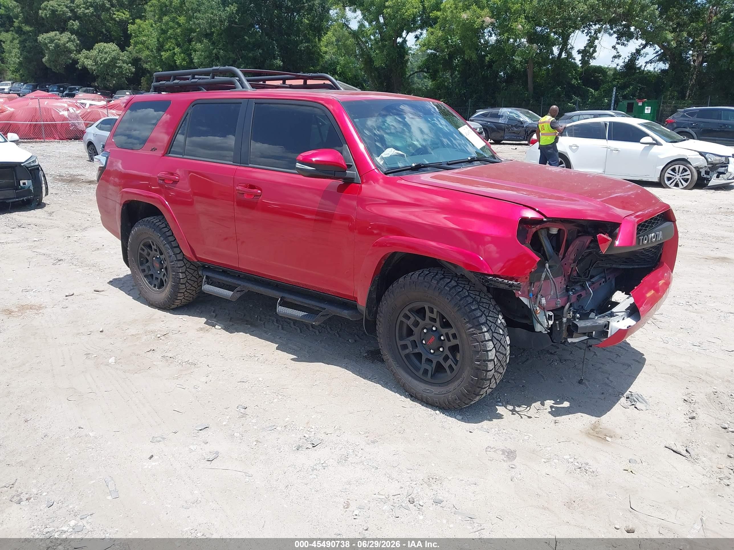 2022 Toyota 4Runner SR5 Premium, VIN JTENU5JR6N6024792 — Front end