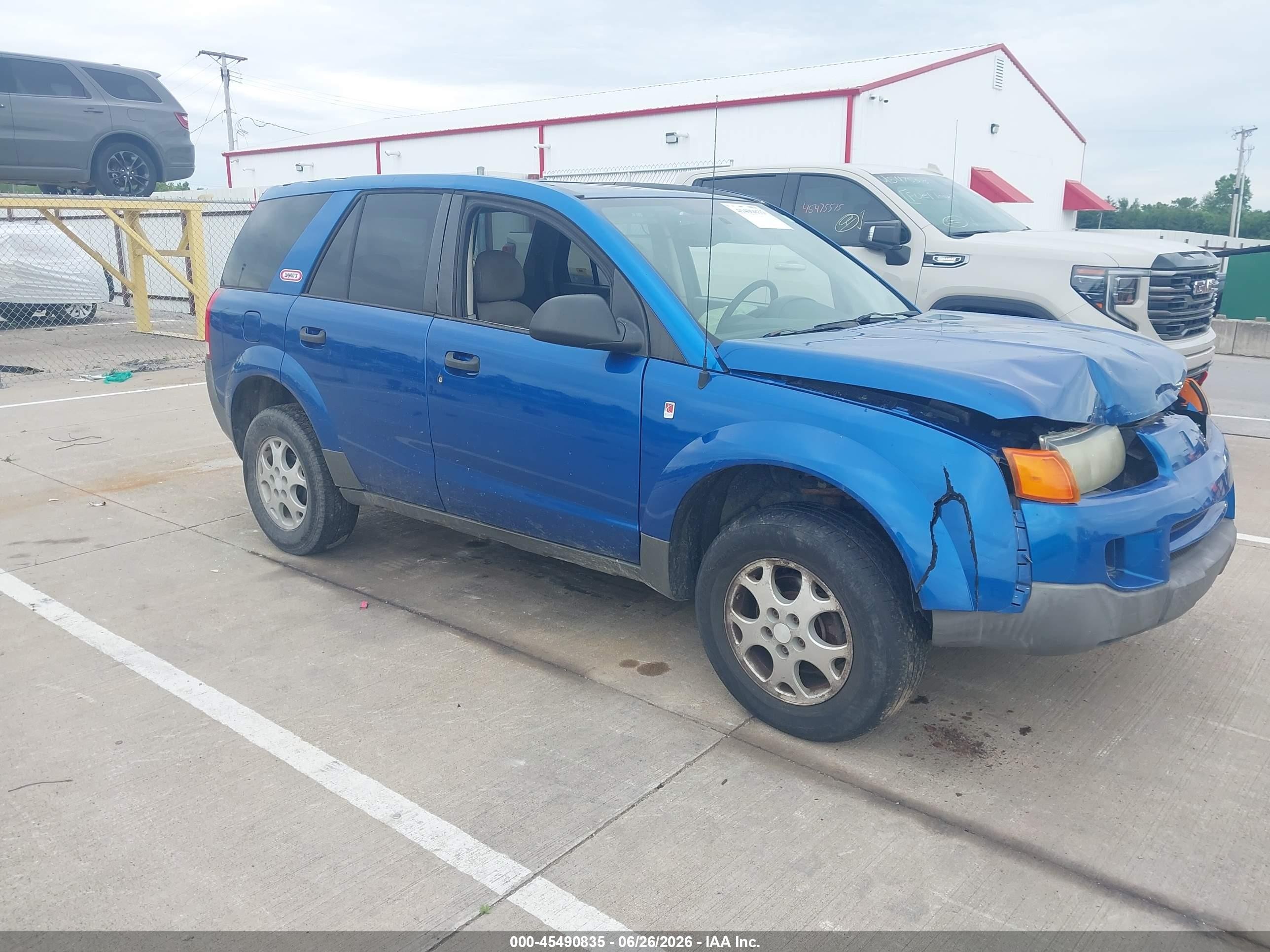 2004 Saturn VUE, VIN 5GZCZ23D14S884553 — Front end