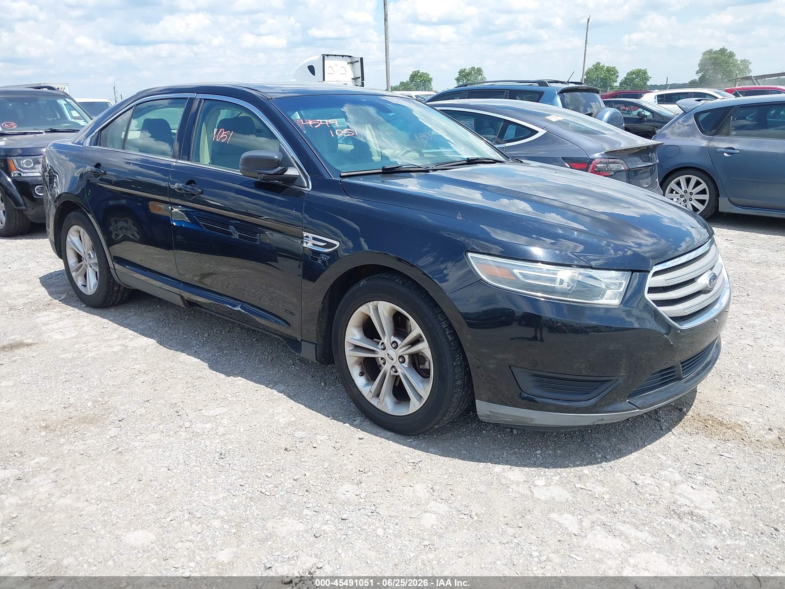 2017 Ford Taurus SE, VIN 1FAHP2D95HG133610 — Normal wear