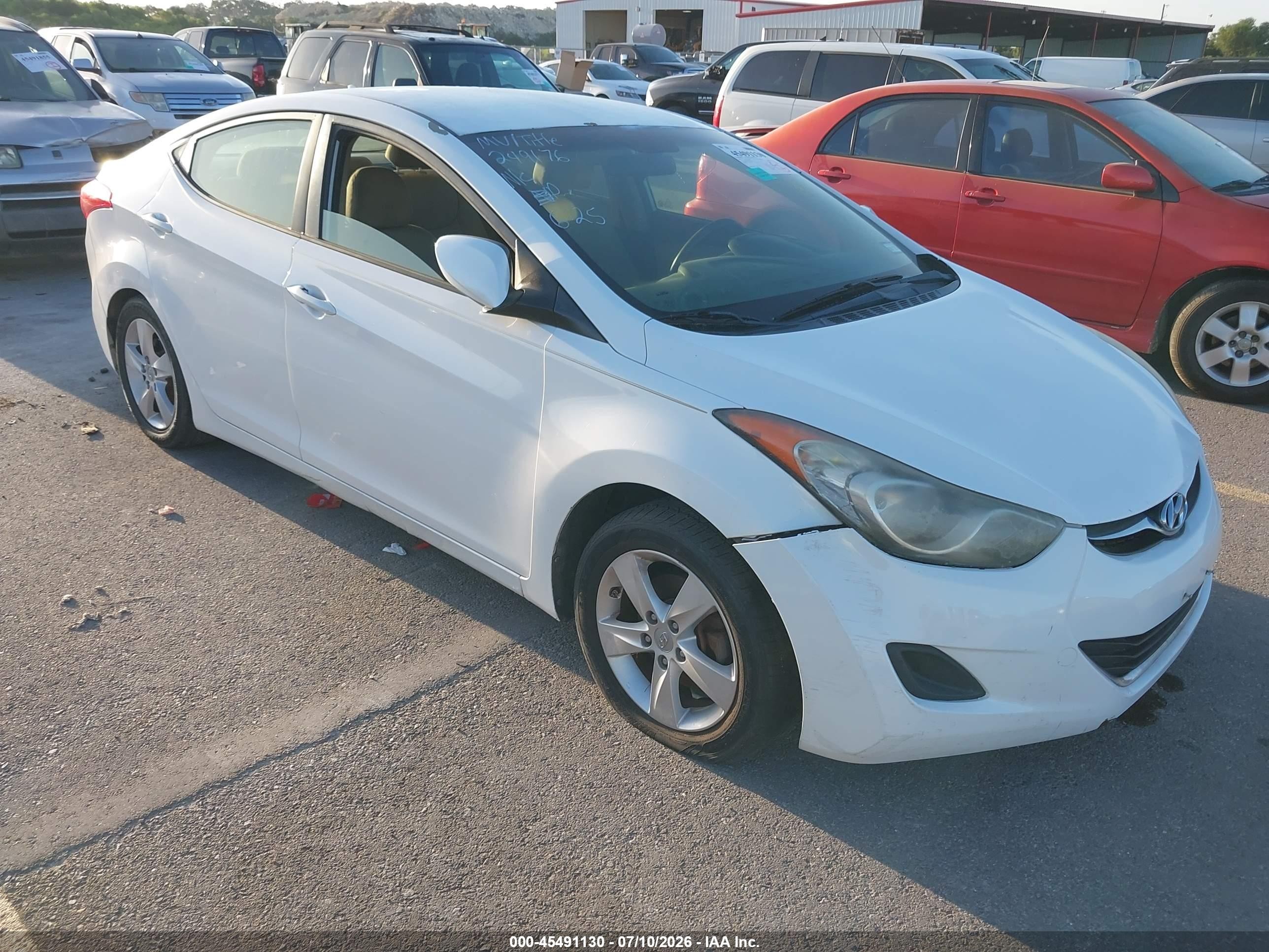 2013 Hyundai Elantra GLS, VIN 5NPDH4AE2DH249176 — Normal wear