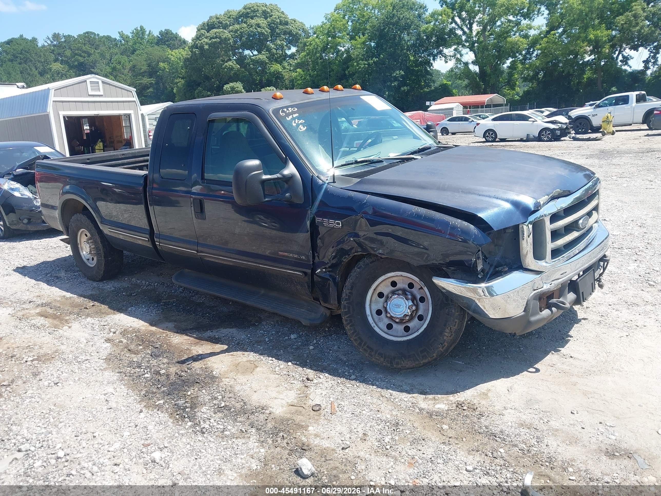 1999 Ford F-350 XL, VIN 1FTSX30F2XEC86330 — Undercarriage