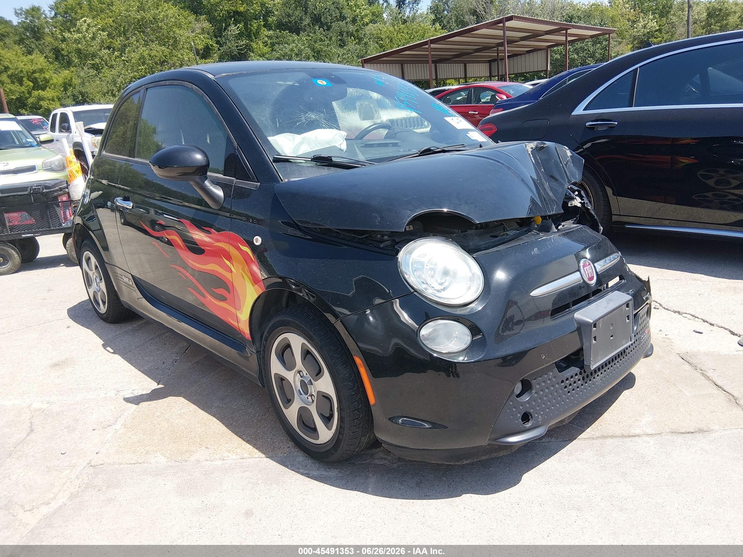 2016 FIAT 500e, VIN 3C3CFFGE7GT113669 — All over