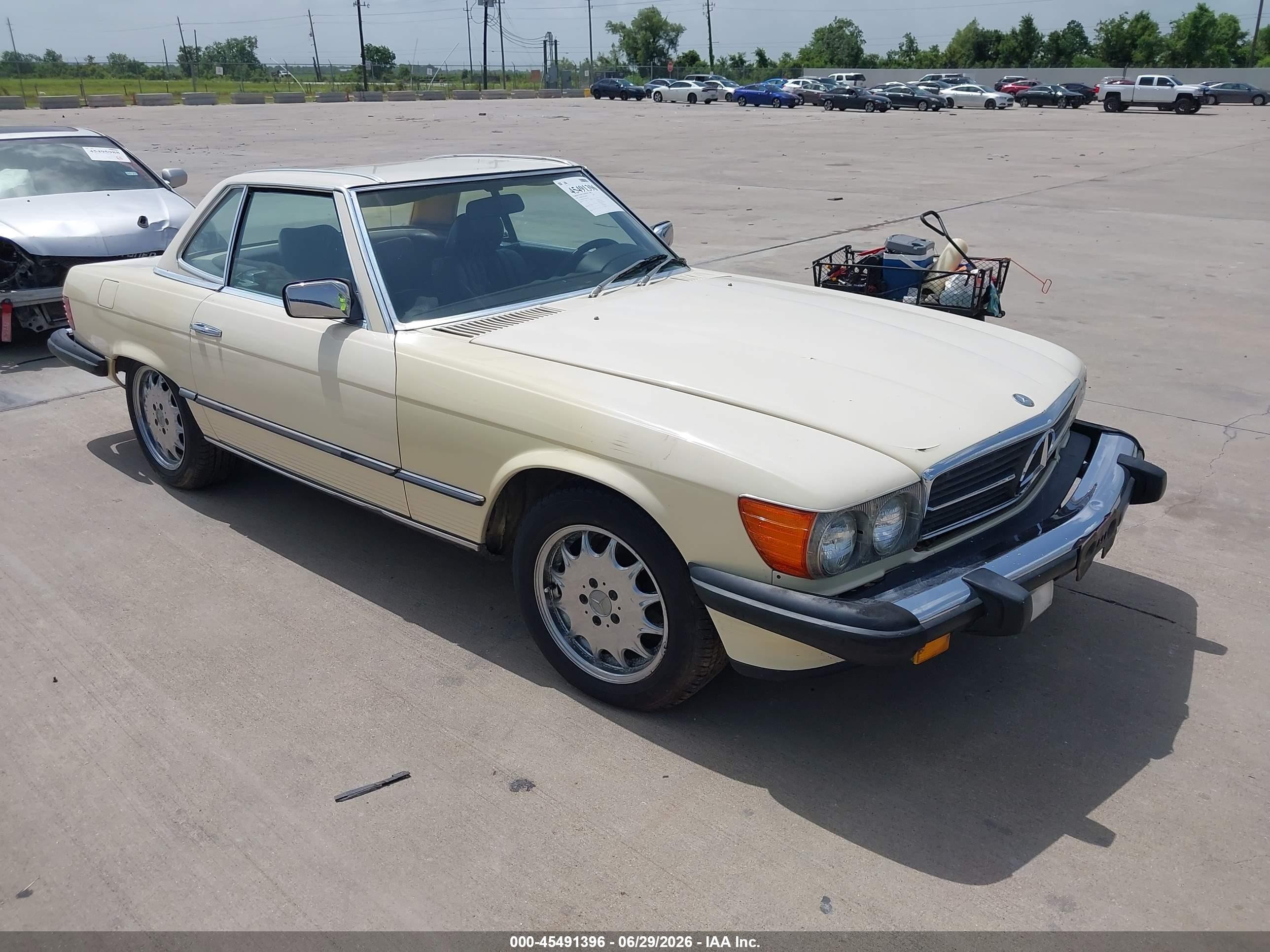 1983 Mercedes-Benz 380 SL, VIN WDBBA45A5DB028190 — Normal wear