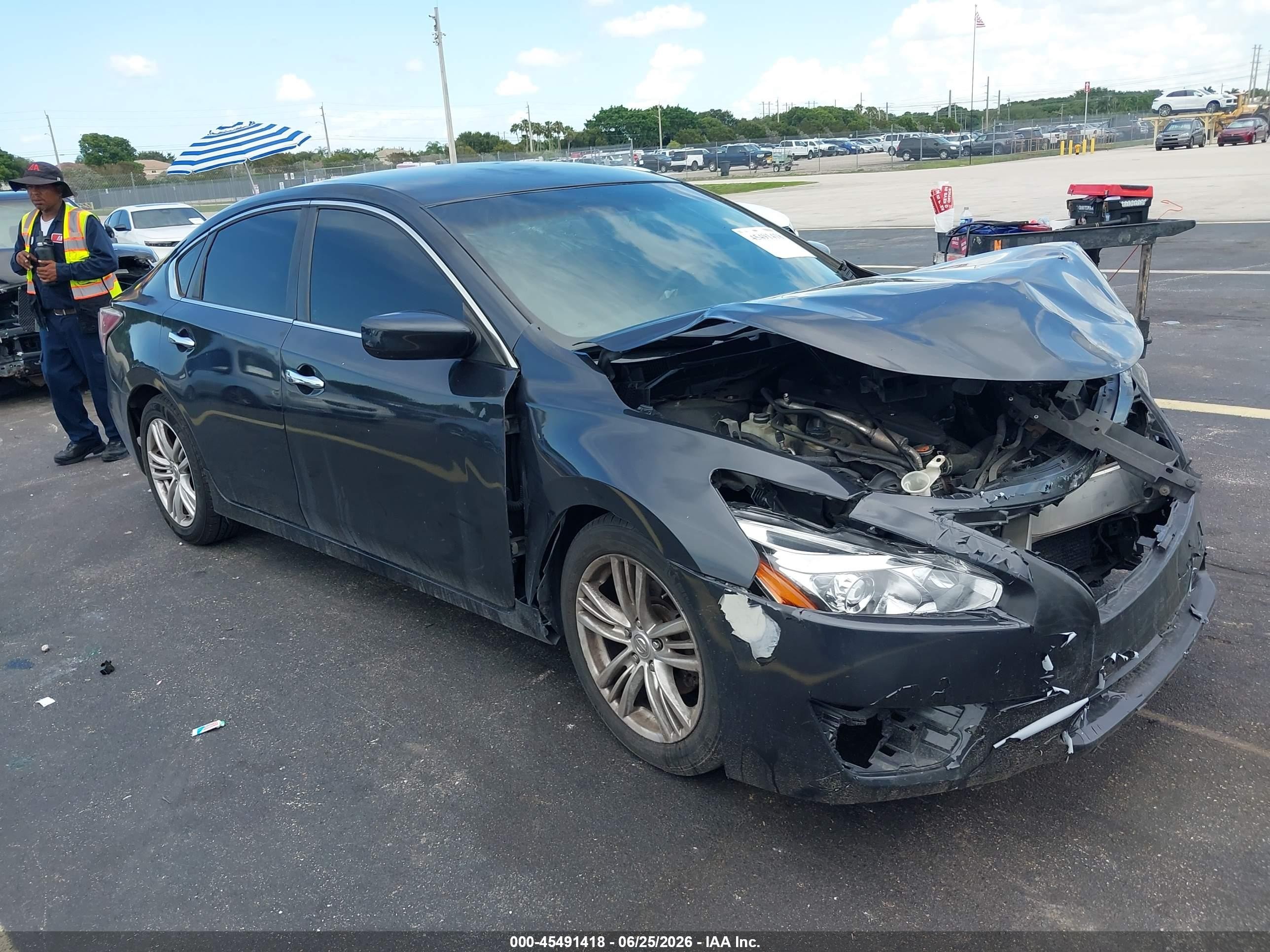 2015 Nissan Altima S, VIN 1N4AL3APXFN384797 — Front end