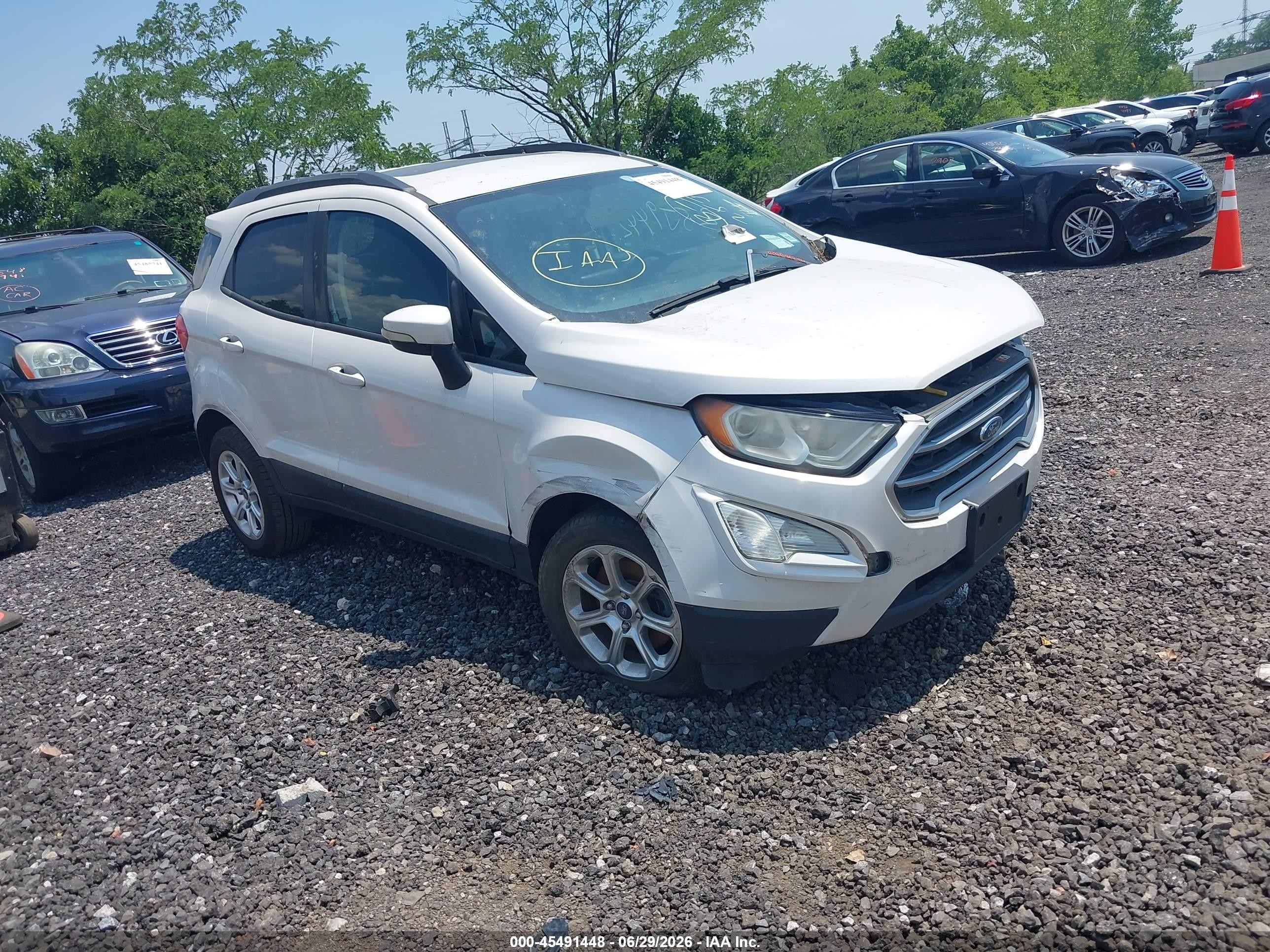 2018 Ford EcoSport SE, VIN MAJ3P1TE3JC176441 — Front end