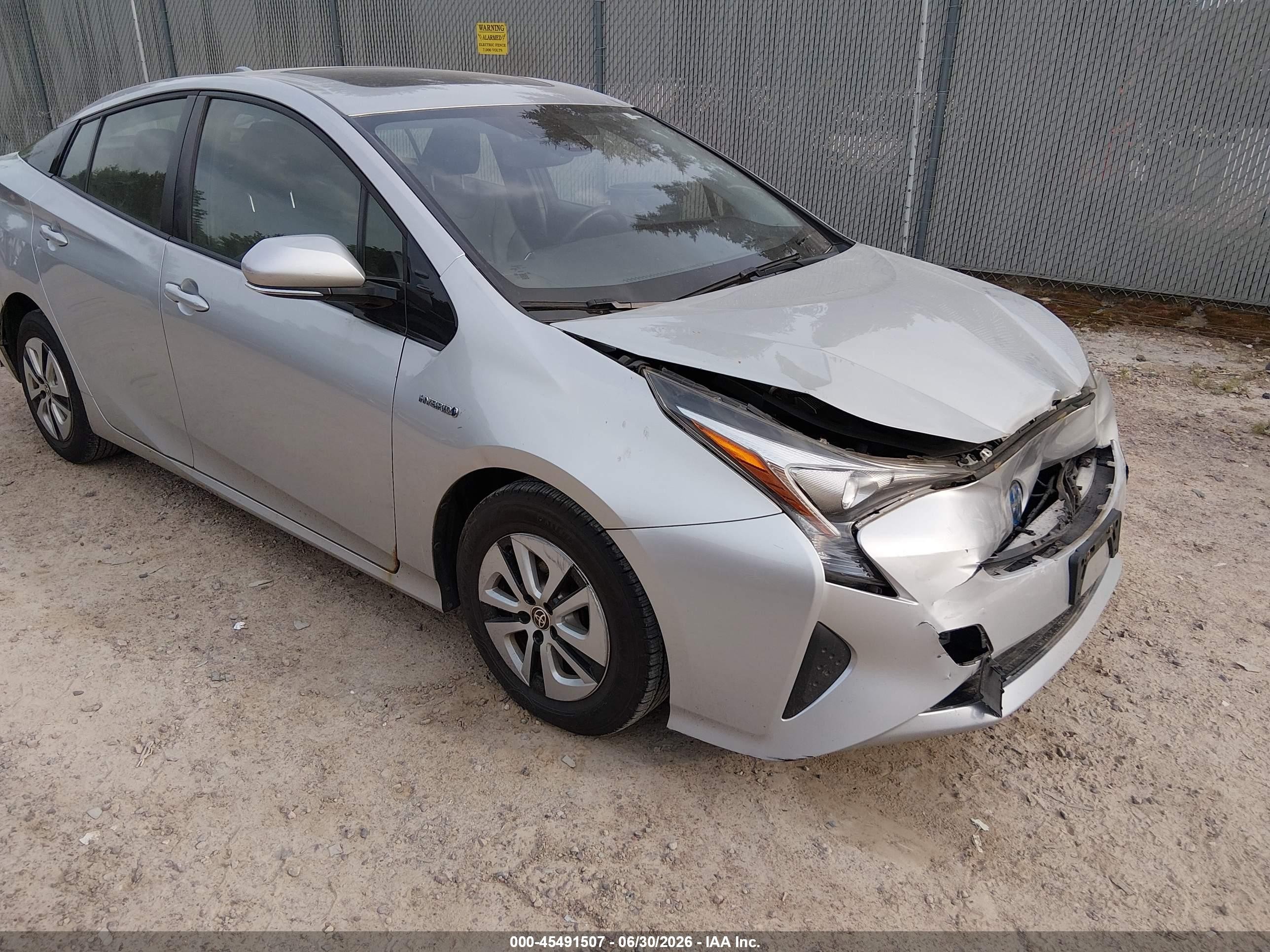 2016 Toyota Prius Four, VIN JTDKARFU6G3022775 — Front end