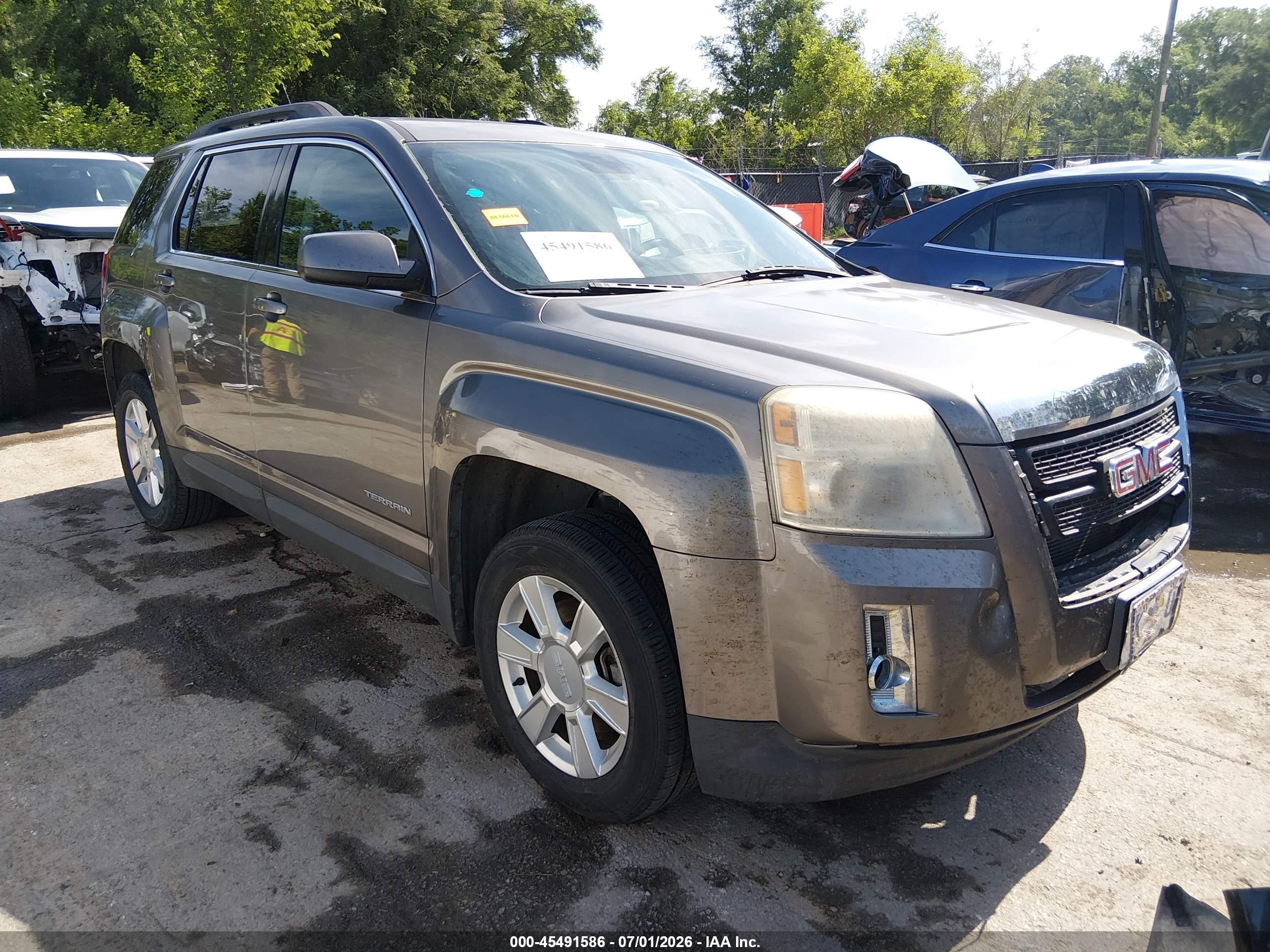 2012 GMC Terrain SLE-2, VIN 2GKALSEK8C6380366 — Front end