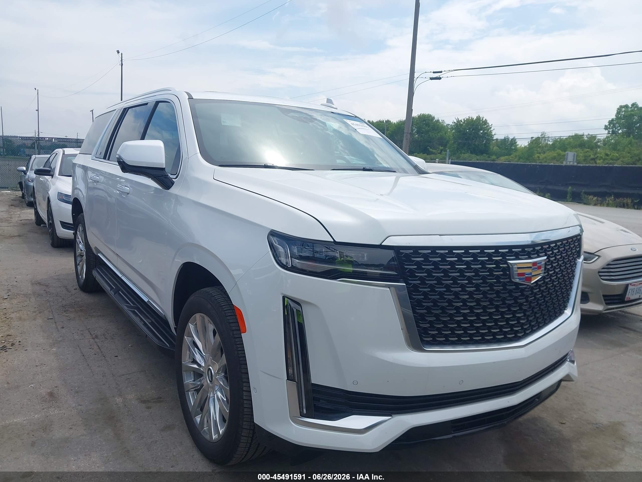 2024 Cadillac Escalade ESV 4WD Premium Luxury, VIN 1GYS4KKL1RR193536 — Зад