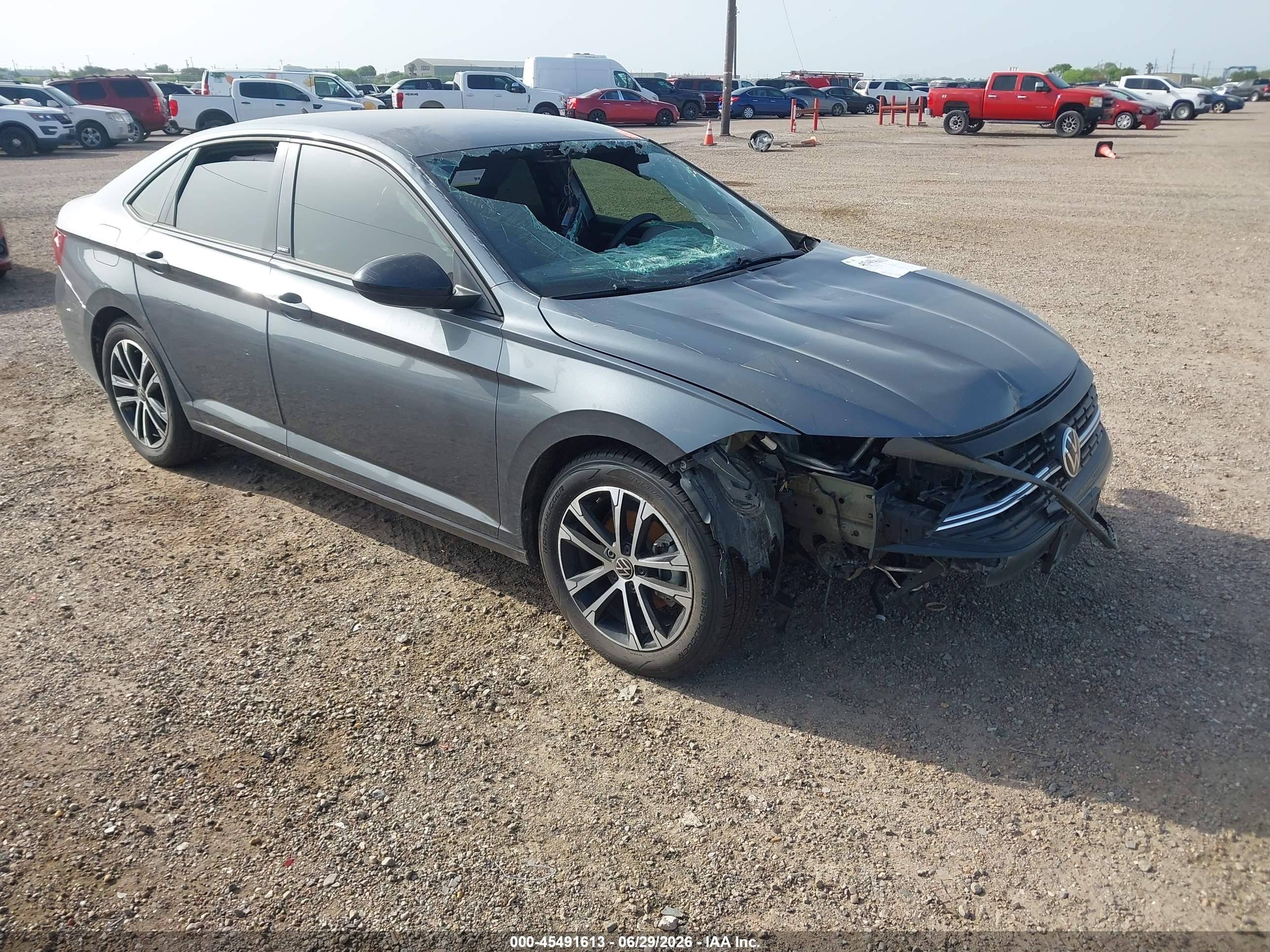 2024 Volkswagen Jetta Sport, VIN 3VWBM7BU5RM087536 — Front end