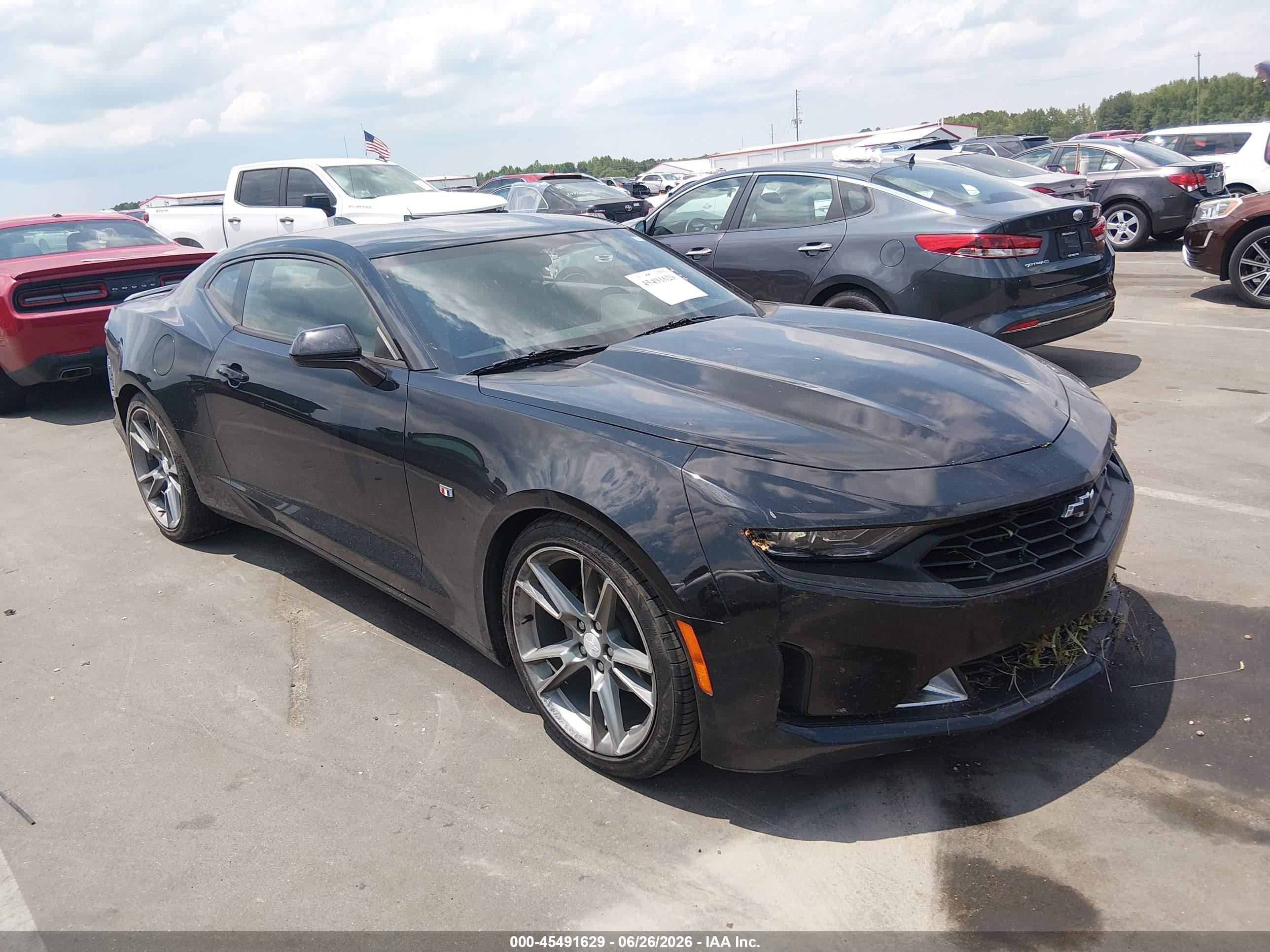 2019 Chevrolet Camaro 1LT, VIN 1G1FB1RS9K0126724 — Зад