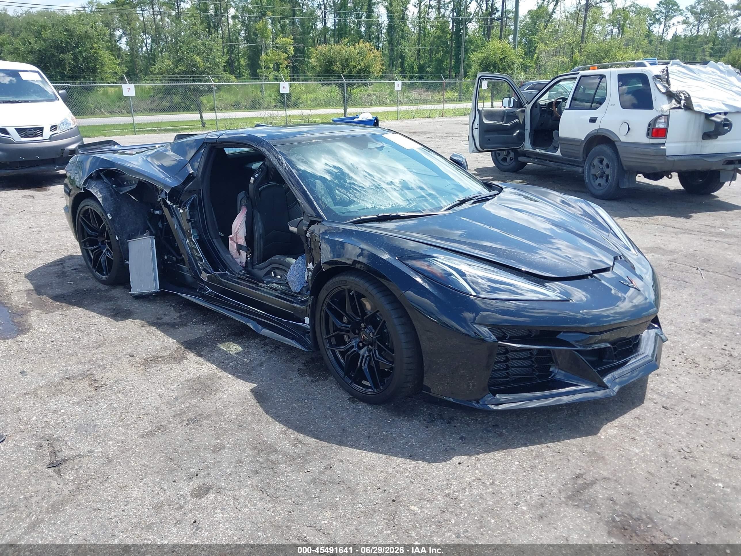 2025 Chevrolet Corvette 2LZ, VIN 1G1YE3D30S5607346 — Side