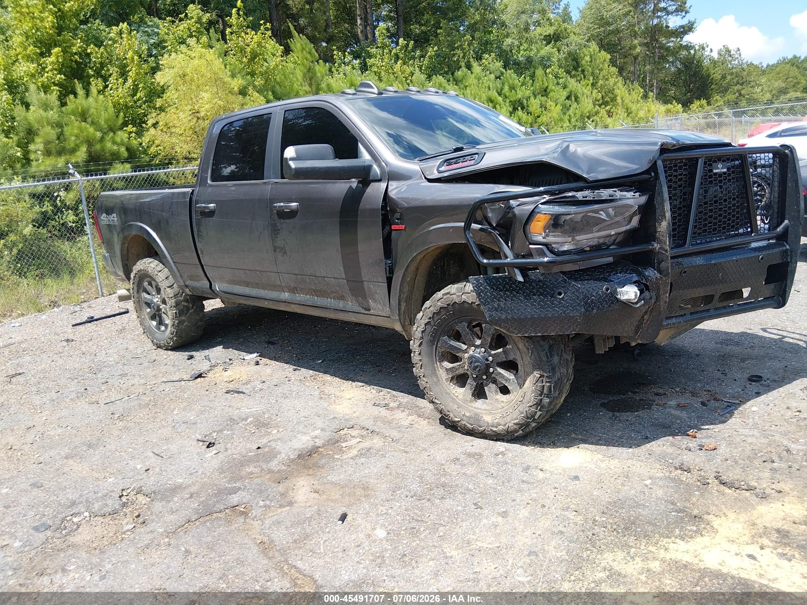 2020 Ram 2500 Laramie, VIN 3C6UR5FL9LG200520 — Front end