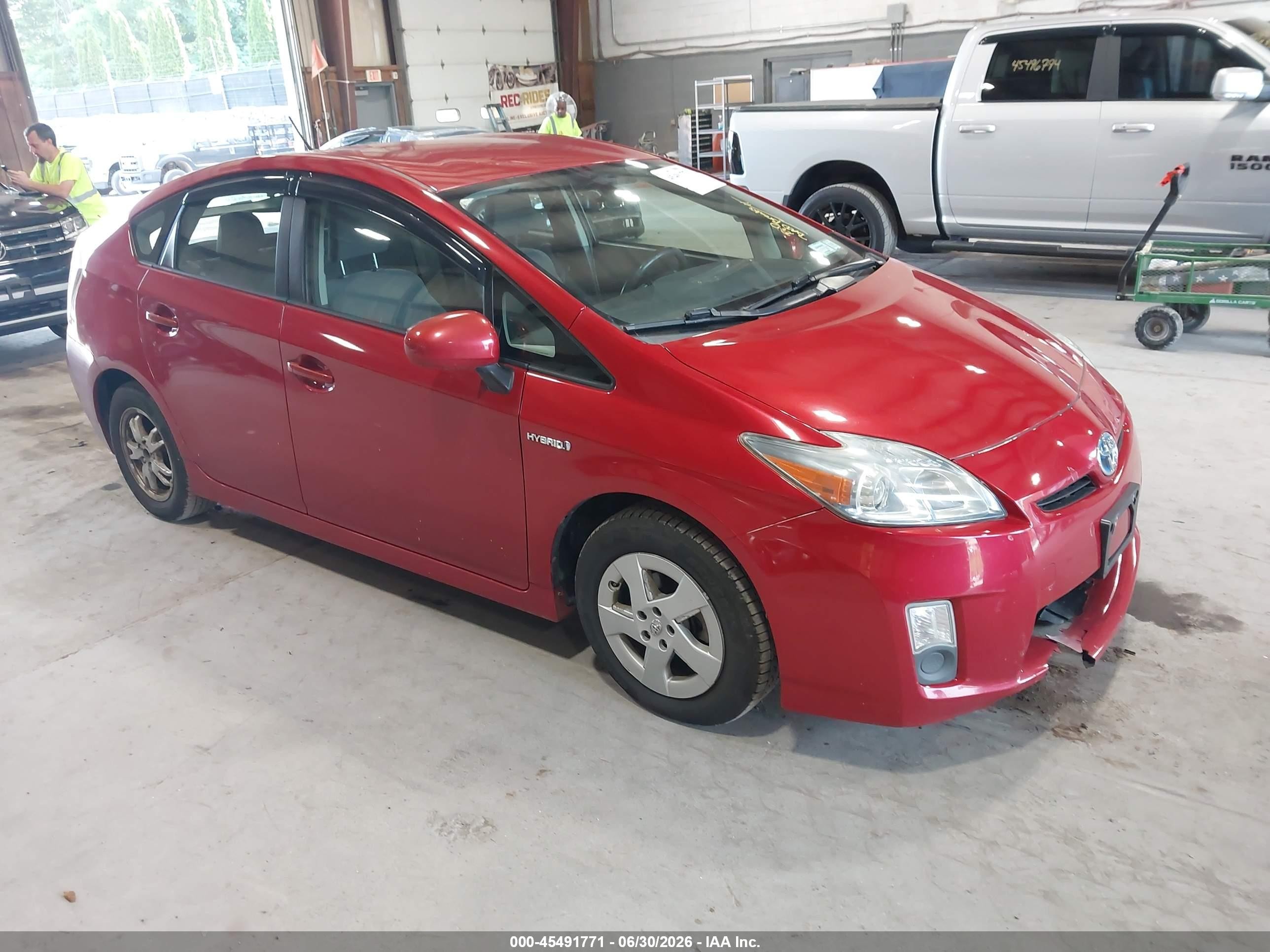 2010 Toyota Prius IV, VIN JTDKN3DU9A0100916 — Front end