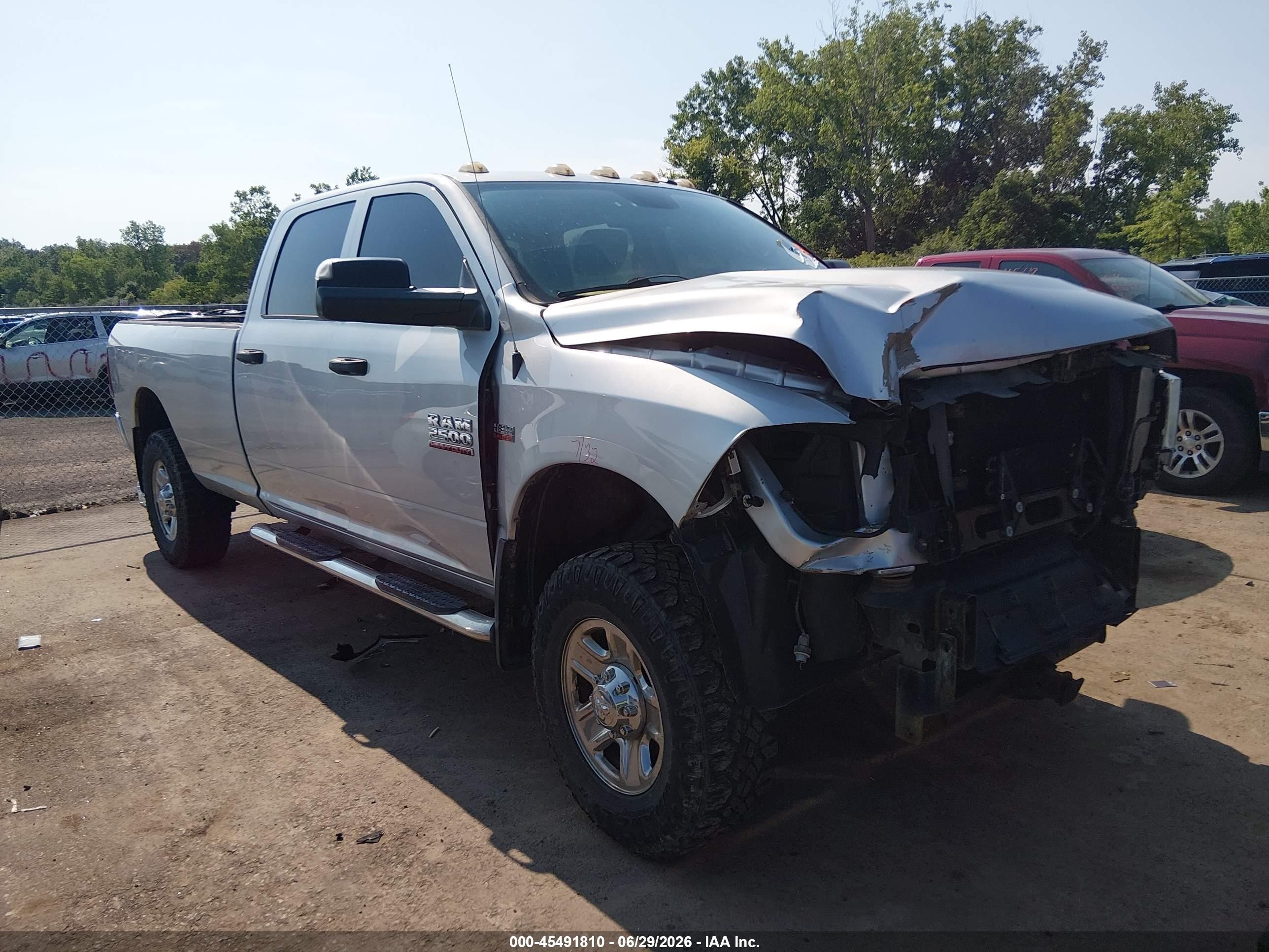2014 Ram 2500 Tradesman, VIN 3C6UR5HJ8EG254342 — Front end
