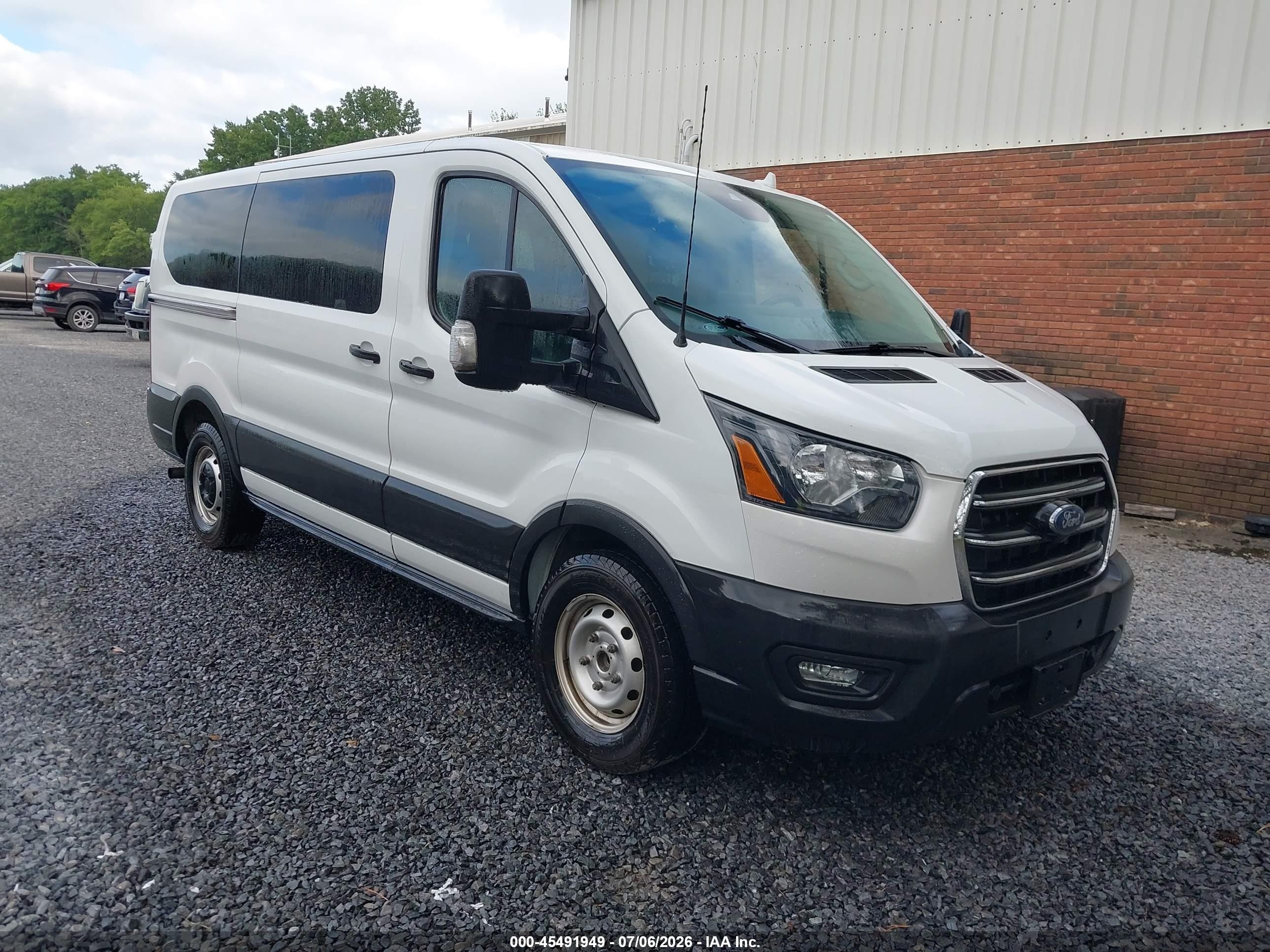 2020 Ford Transit Passenger XL, VIN 1FMZK1Y84LKB08613 — Normal wear