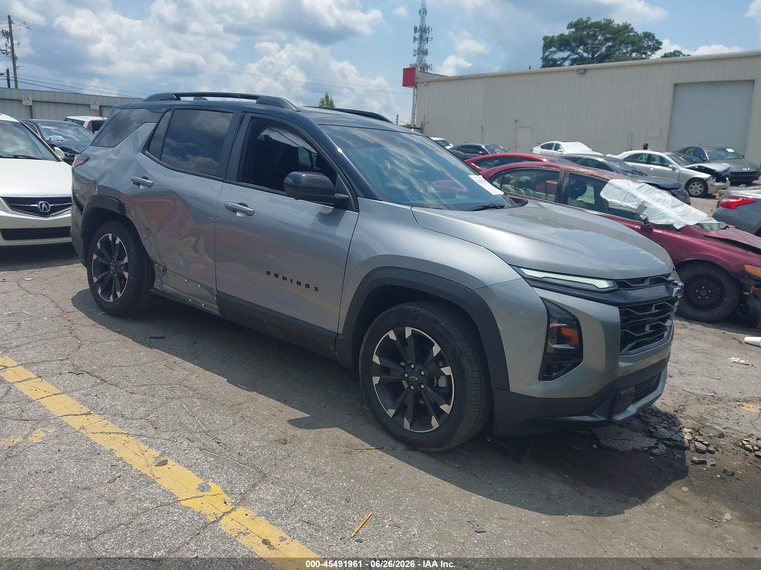 2025 Chevrolet Equinox FWD RS, VIN 3GNAXLEG2SL179274 — Бок