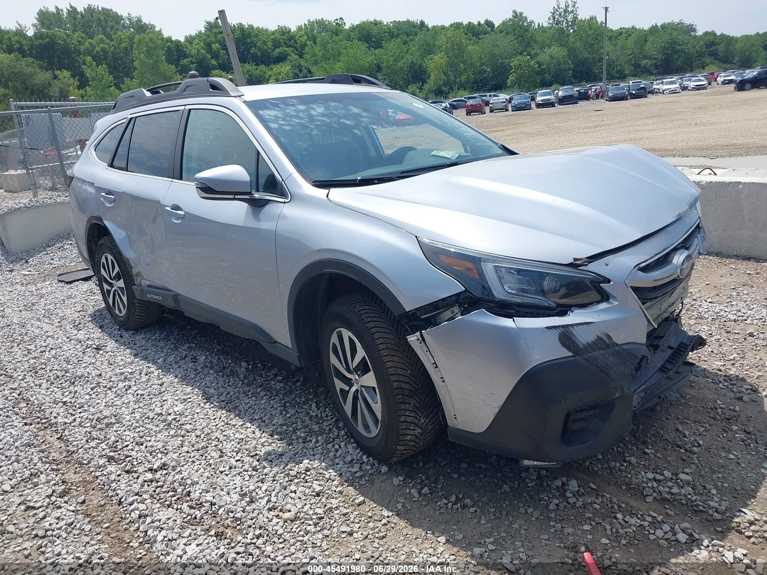 2022 Subaru Outback Premium, VIN 4S4BTACC8N3173634 — Front end