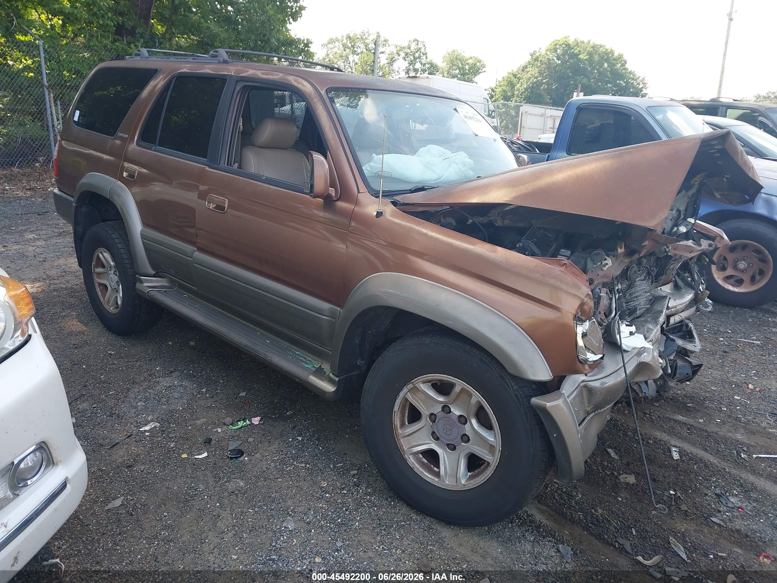 1999 Toyota 4Runner Limited, VIN JT3HN87R0X9020024 — Front end