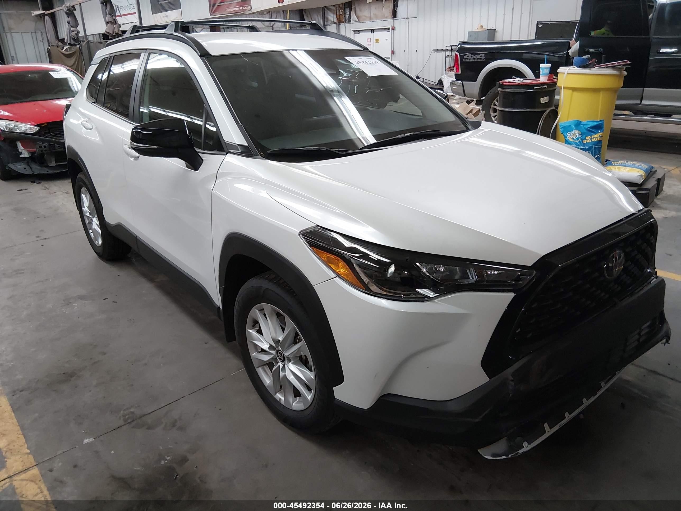2025 Toyota Corolla Cross LE, VIN 7MUCAAAG0SV125954 — Перед