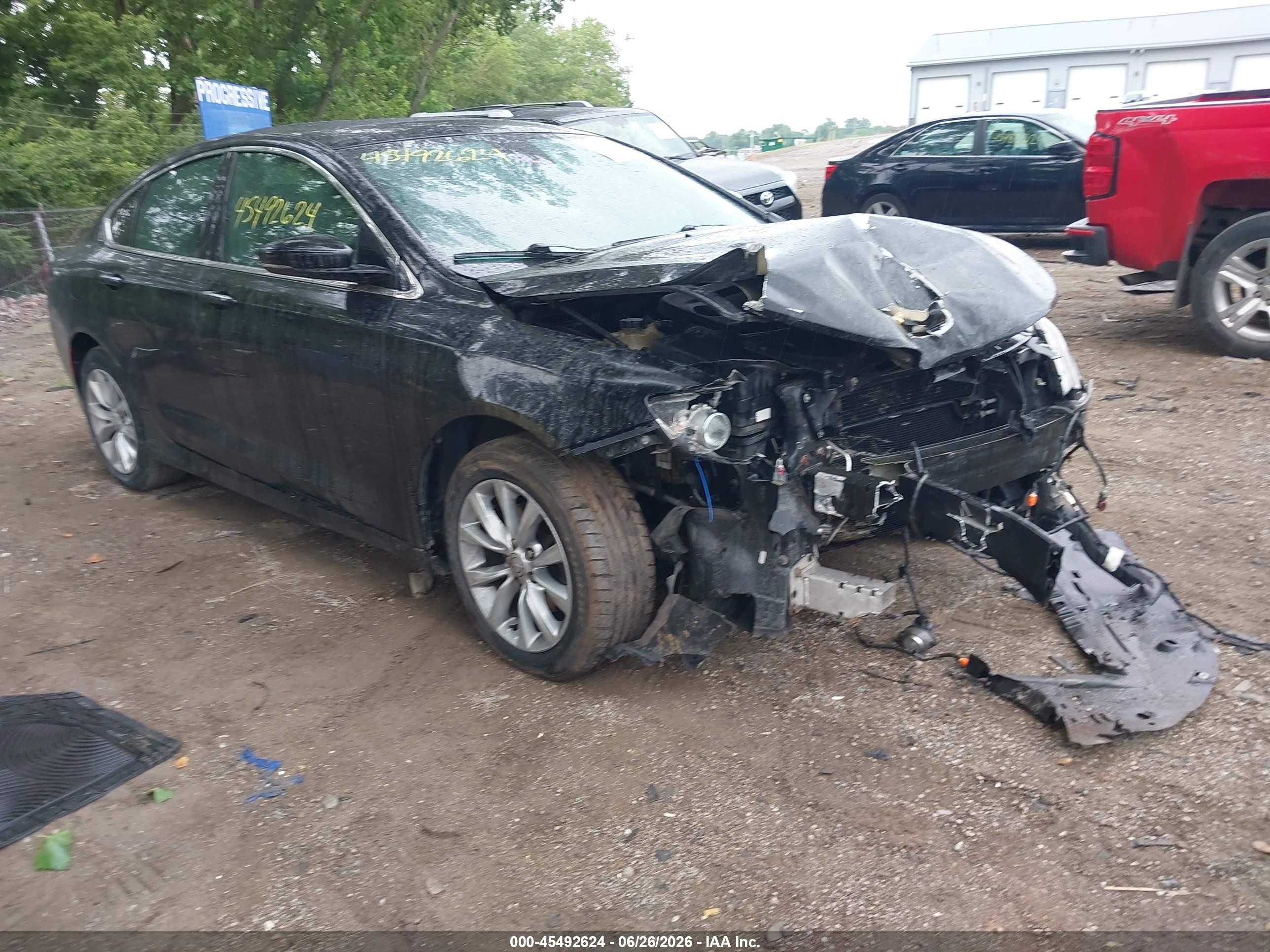 2016 Chrysler 200 C, VIN 1C3CCCCB0GN147245 — Перед