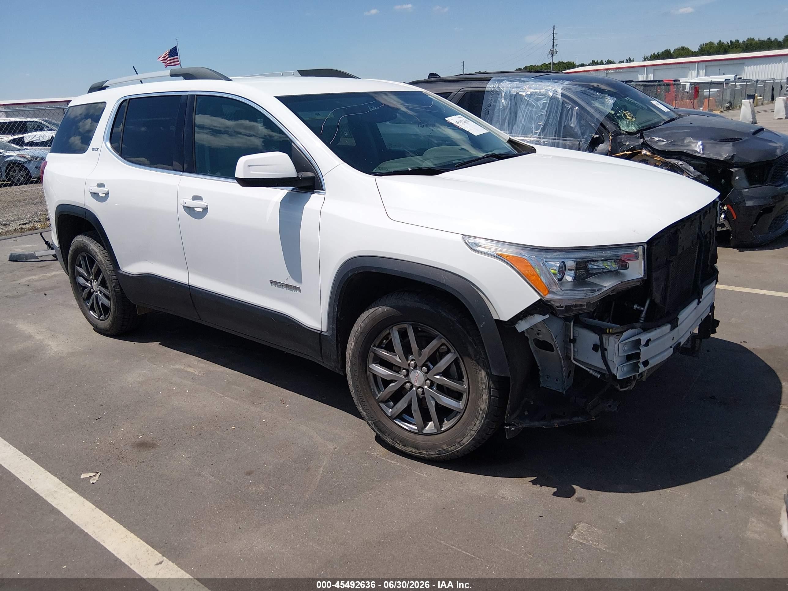 2018 GMC Acadia SLT, VIN 1GKKNMLS8JZ115770 — Перед