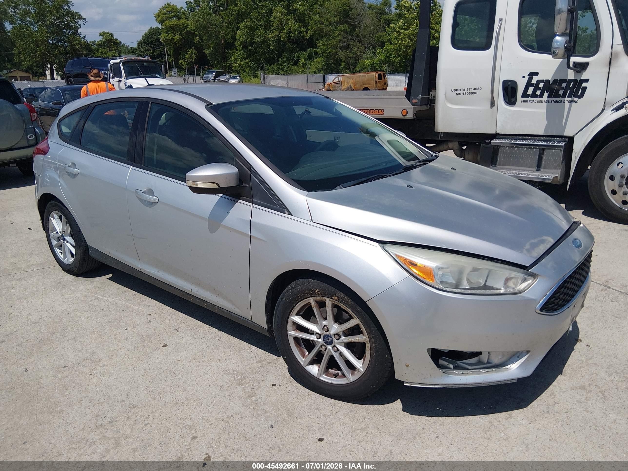 2015 Ford Focus SE, VIN 1FADP3K21FL263169 — Normal wear