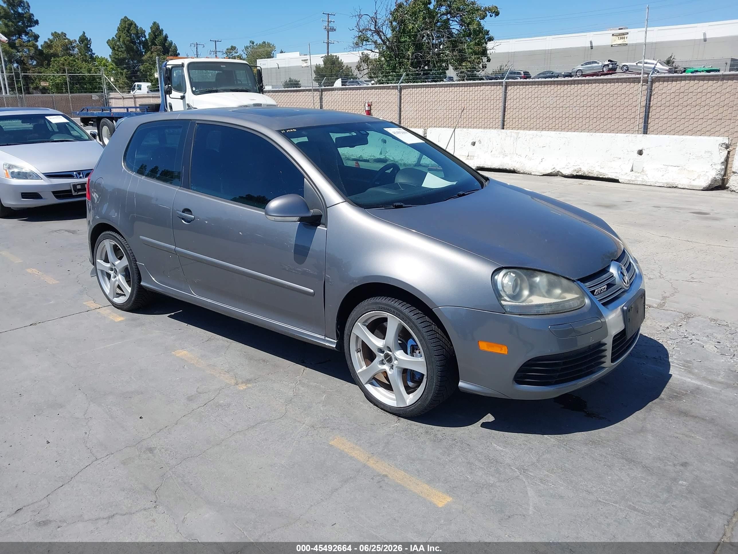 2008 Volkswagen R32, VIN WVWKC71K98W156054 — Normal wear