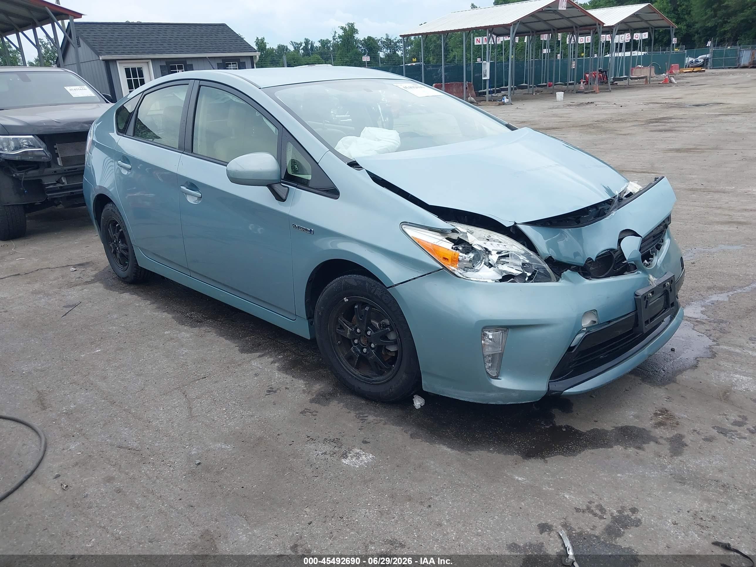 2015 Toyota Prius Two, VIN JTDKN3DUXF1889823 — Front end