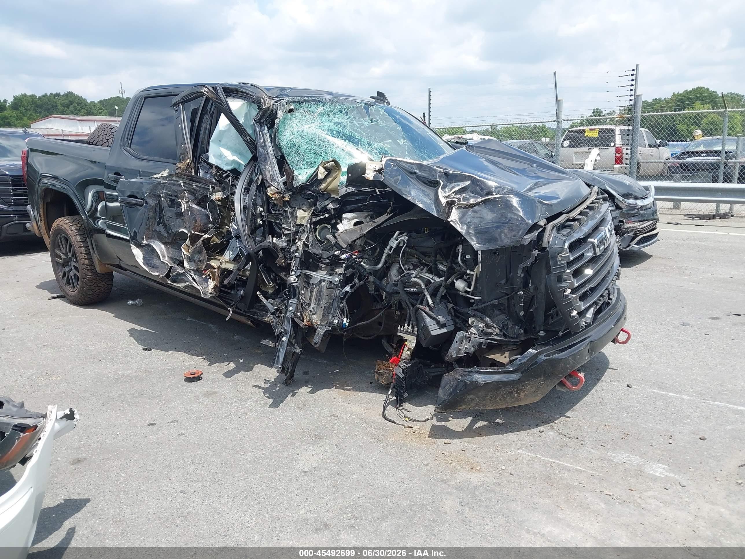 2021 GMC Sierra 1500 AT4, VIN 1GTP9EEL7MZ213243 — Front end