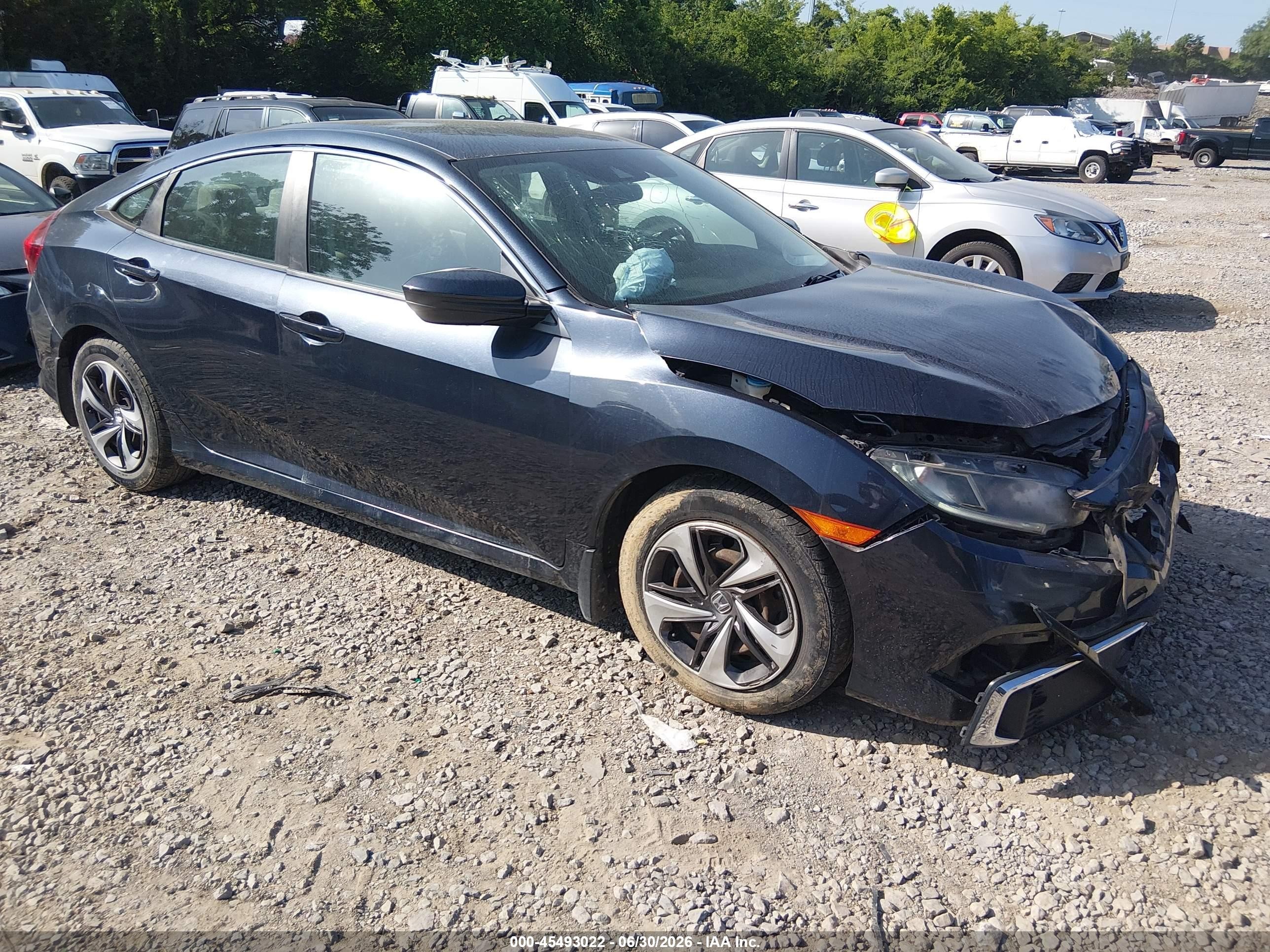 2019 Honda Civic LX, VIN 19XFC2F64KE014888 — Перед