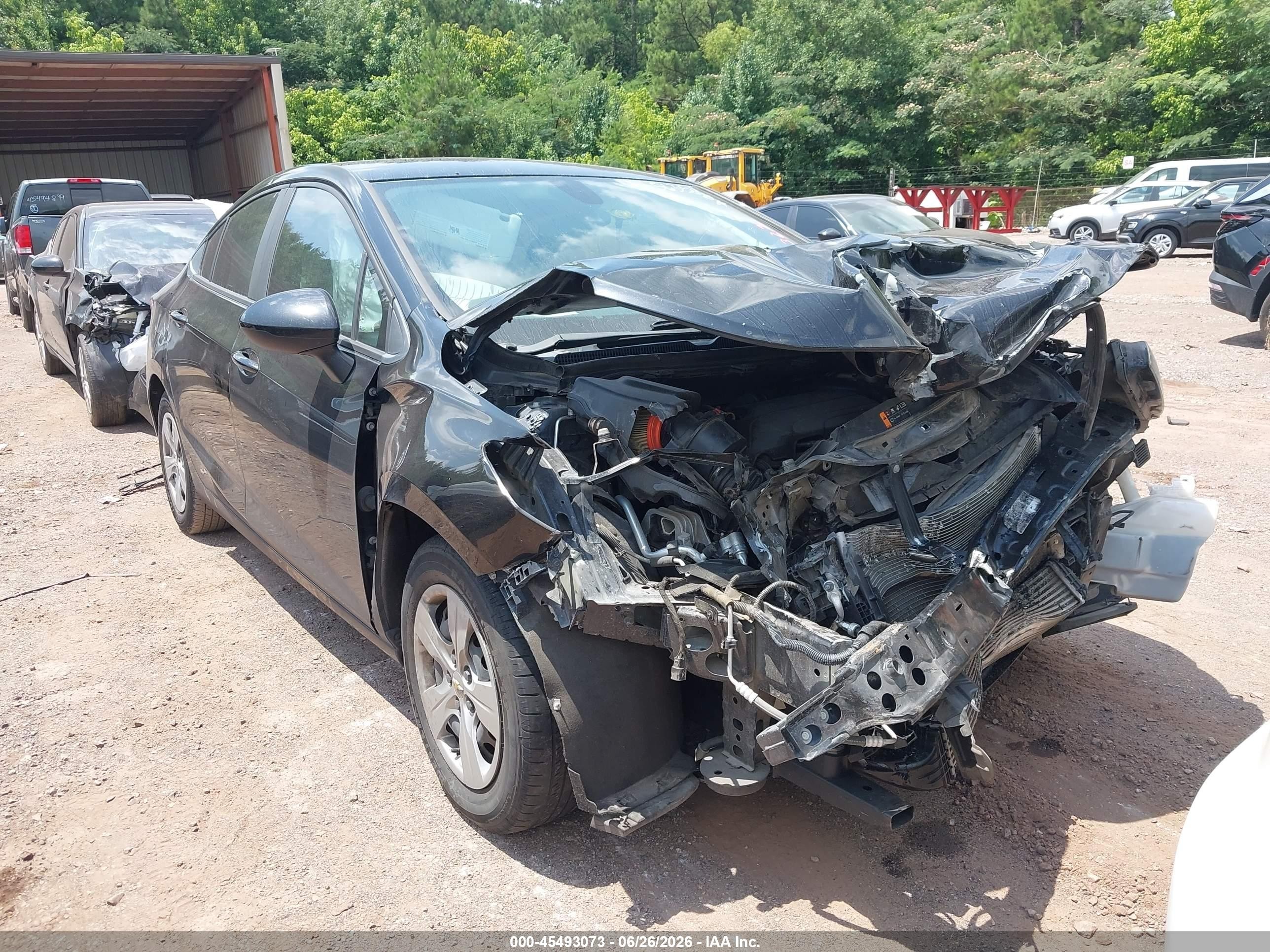2017 Chevrolet Cruze LS, VIN 1G1BC5SM7H7125327 — Front end