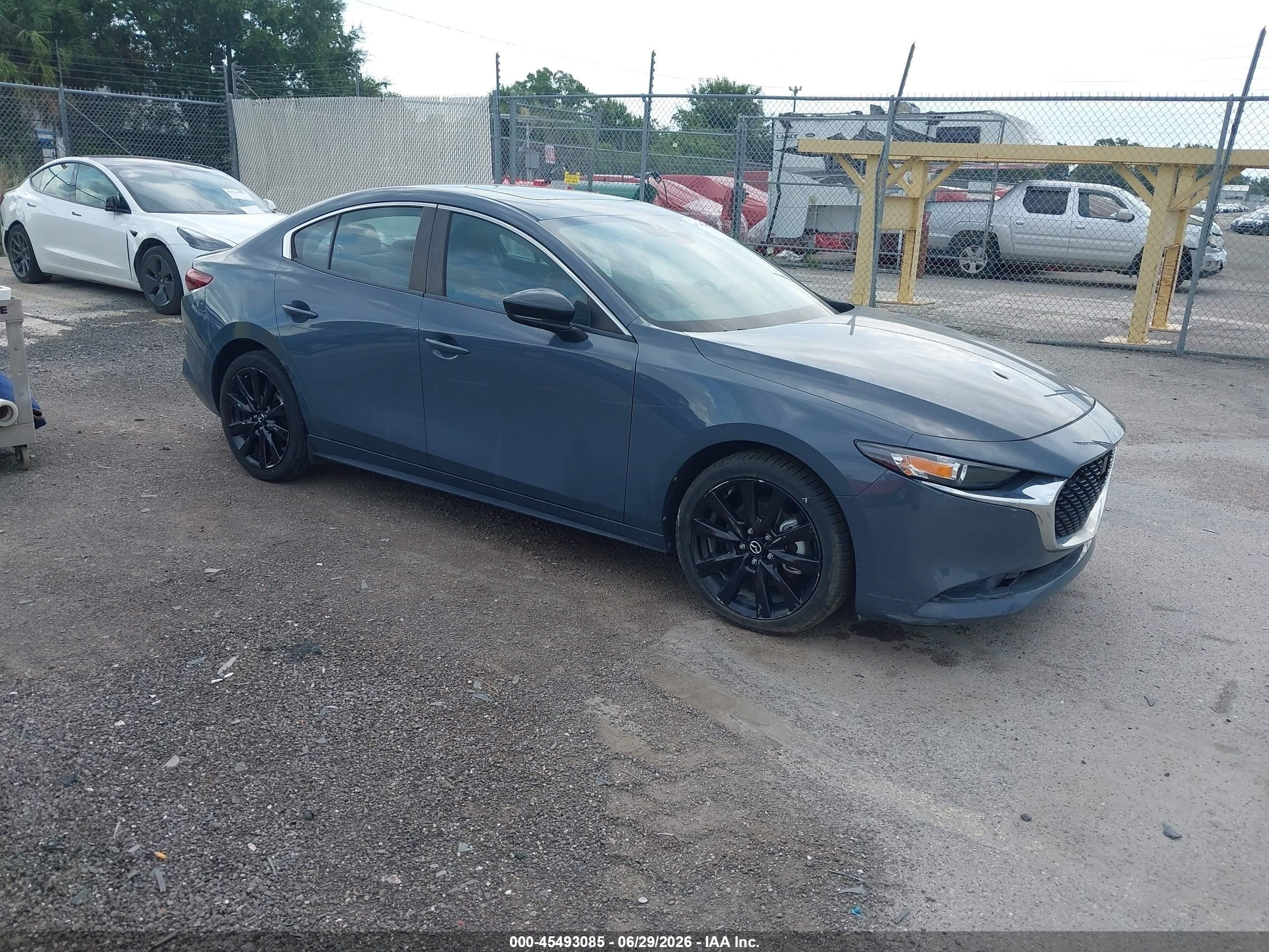 2023 Mazda 3 S Carbon Edition, VIN 3MZBPBCM4PM359581 — Front end
