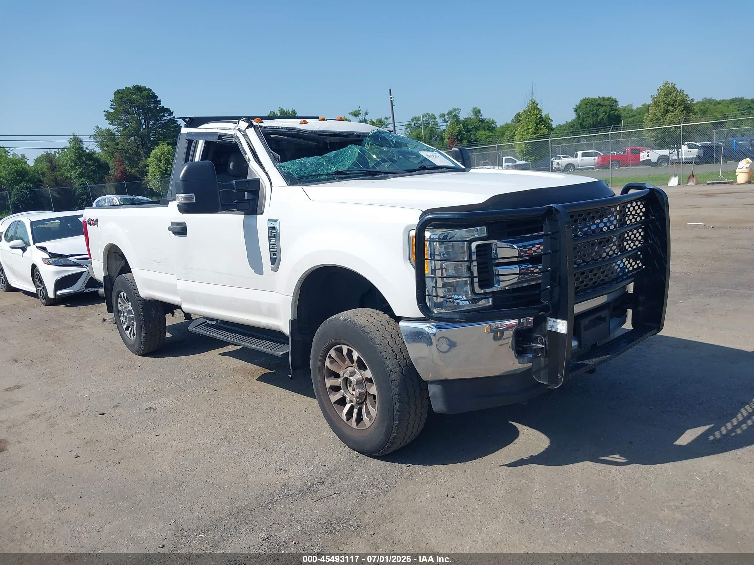 2017 Ford F-350 XL, VIN 1FTBF3B68HEC19104 — Roof