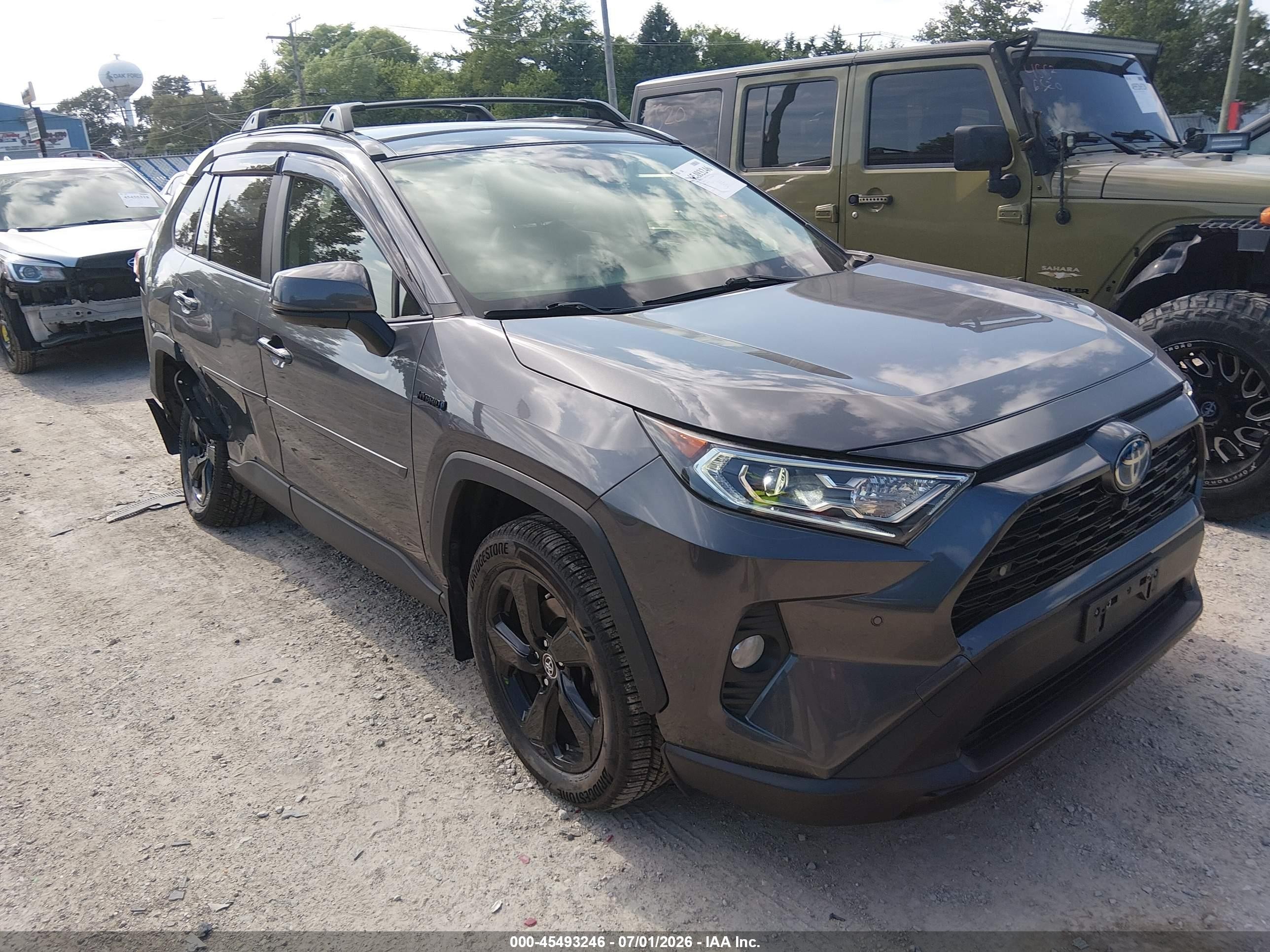 2019 Toyota RAV4 Hybrid Limited, VIN JTMDWRFV1KD517892 — Зад