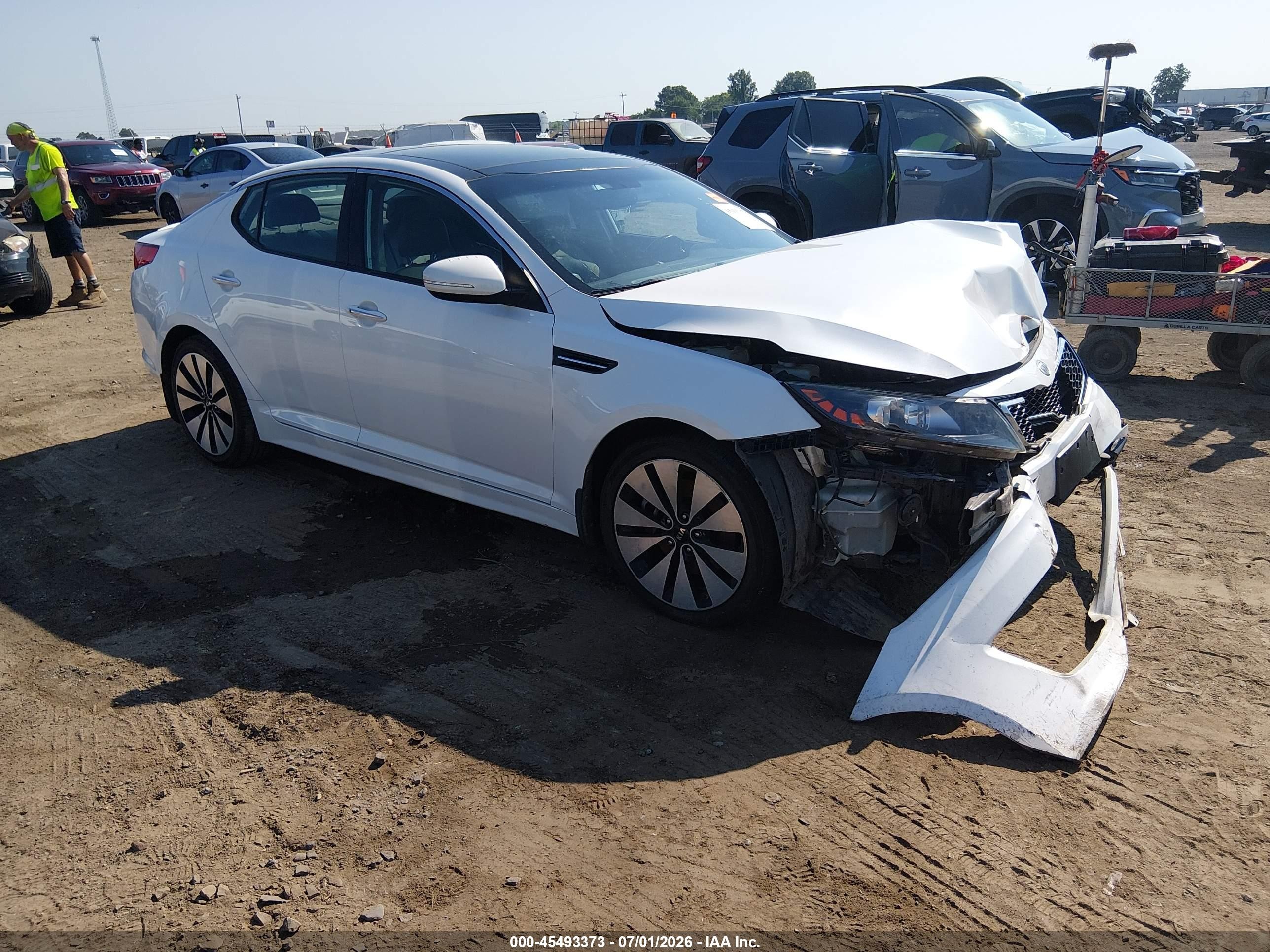 2011 Kia Optima SX, VIN KNAGR4A6XB5137142 — Front end