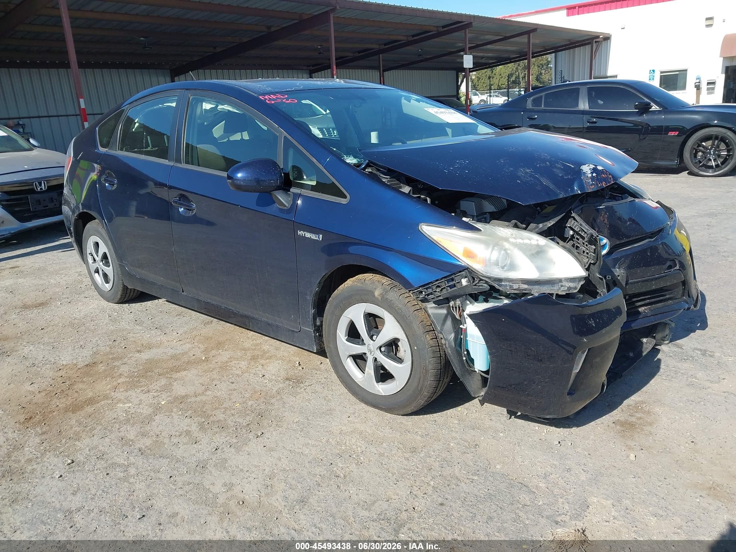 2013 Toyota Prius Five, VIN JTDKN3DU3D1647565 — Front end