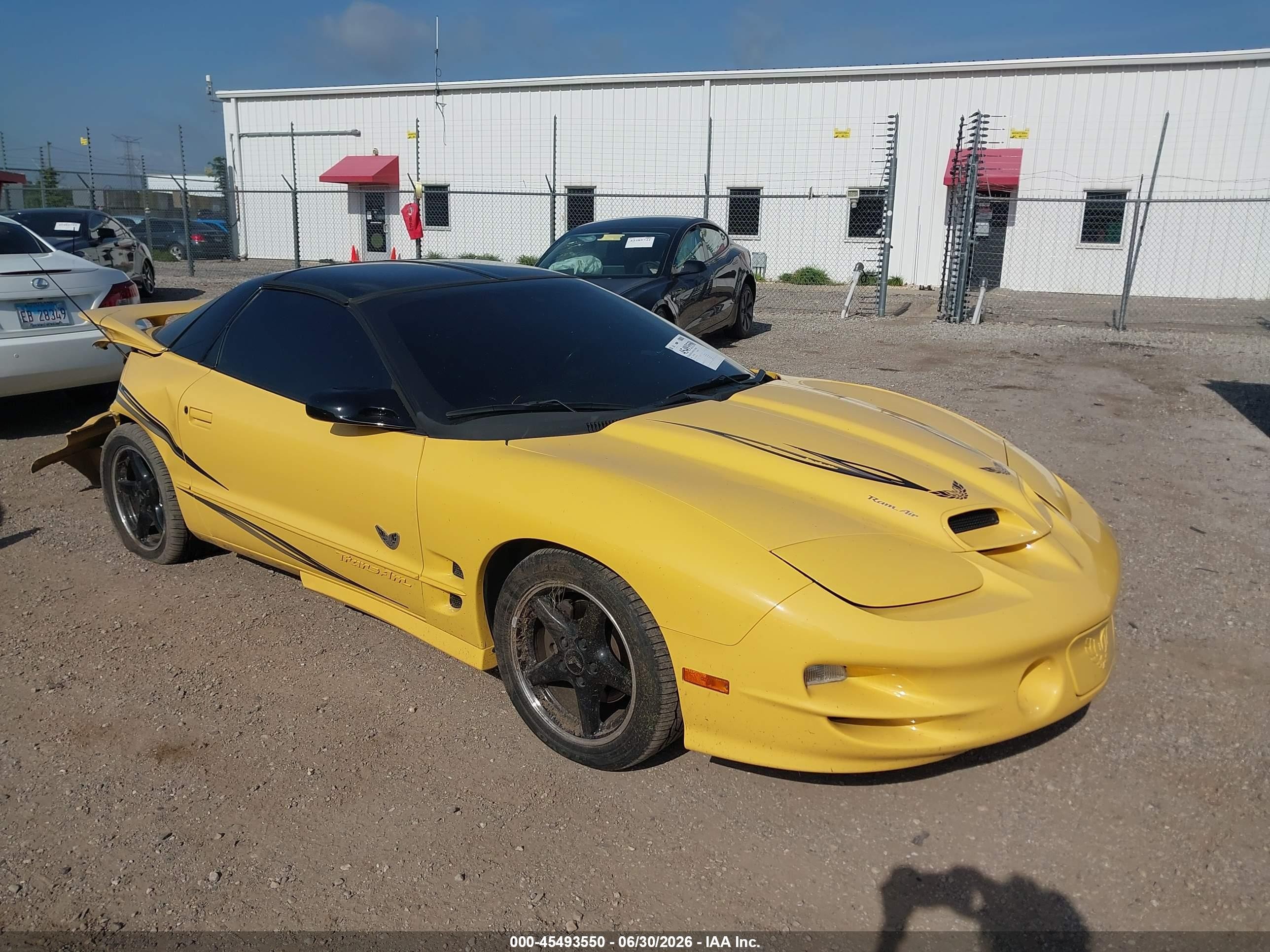 2002 Pontiac Firebird Formula, VIN 2G2FV22G322145508 — Зад