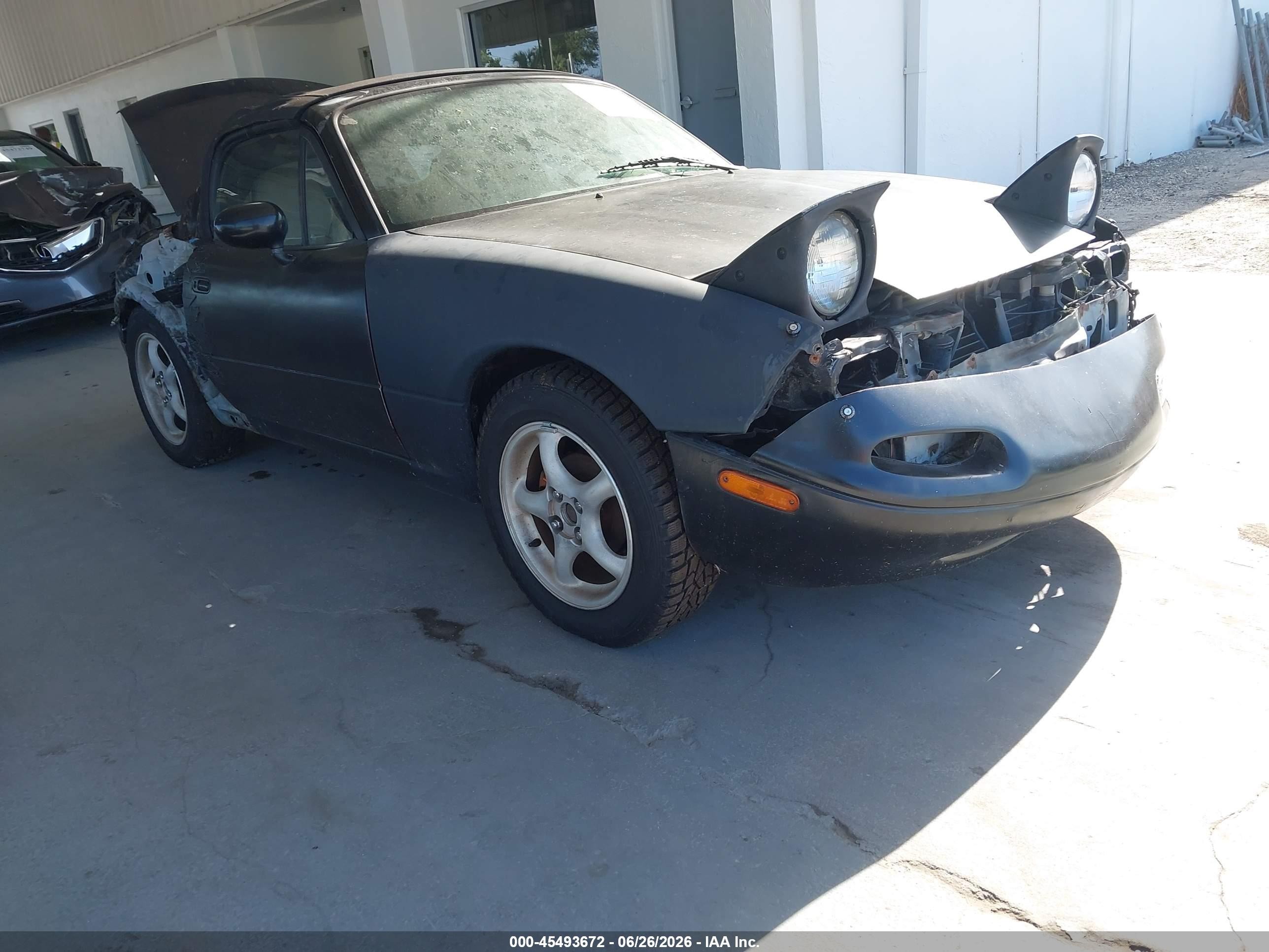 1992 Mazda MX-5 Miata, VIN JM1NA3511N1316854 — Normal wear