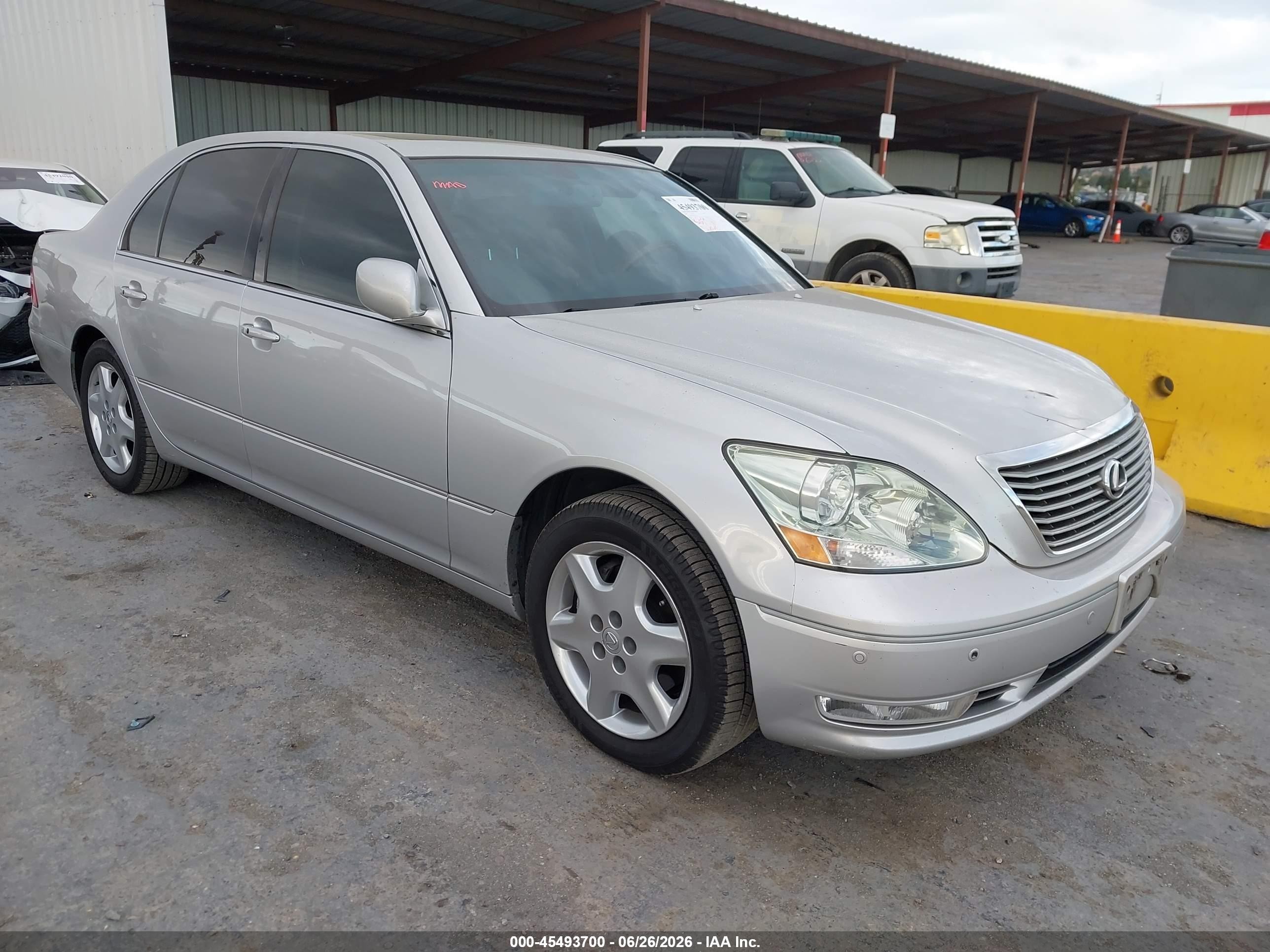 2004 Lexus LS 430, VIN JTHBN36F940154394 — Front end