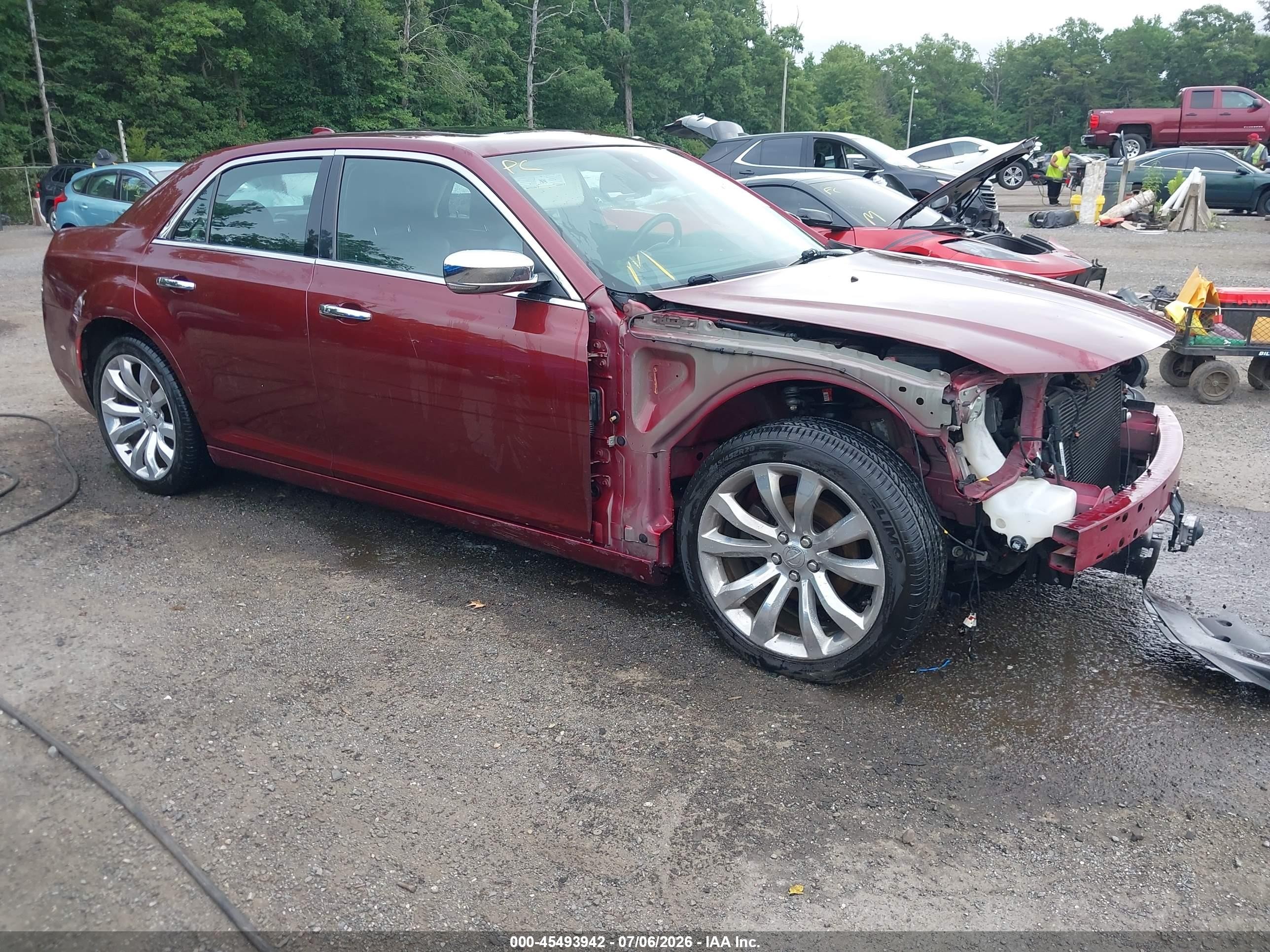 2018 Chrysler 300 Limited, VIN 2C3CCAEG3JH301489 — Перед