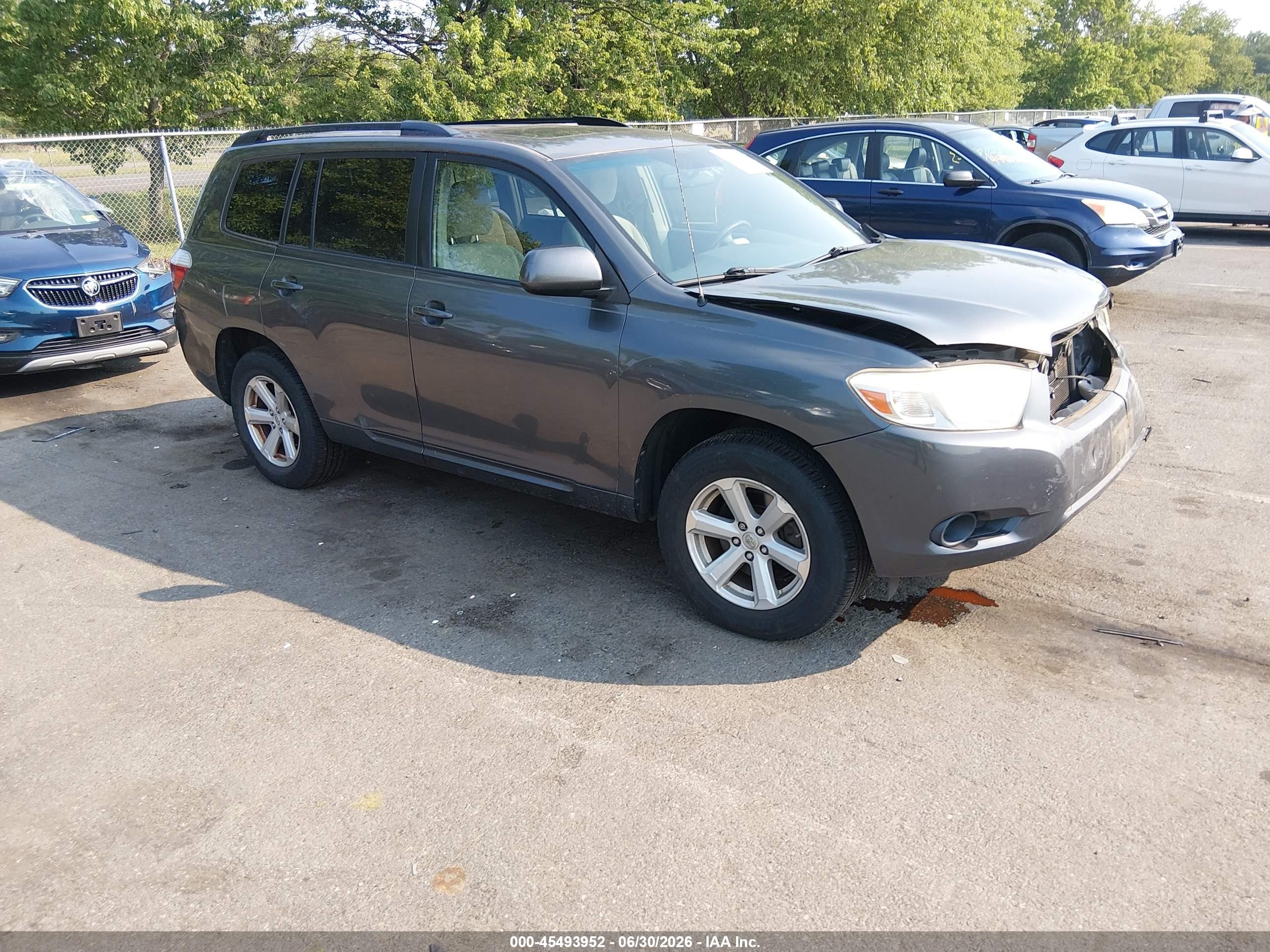 2010 Toyota Highlander, VIN JTEBK3EHXA2166353 — Front end