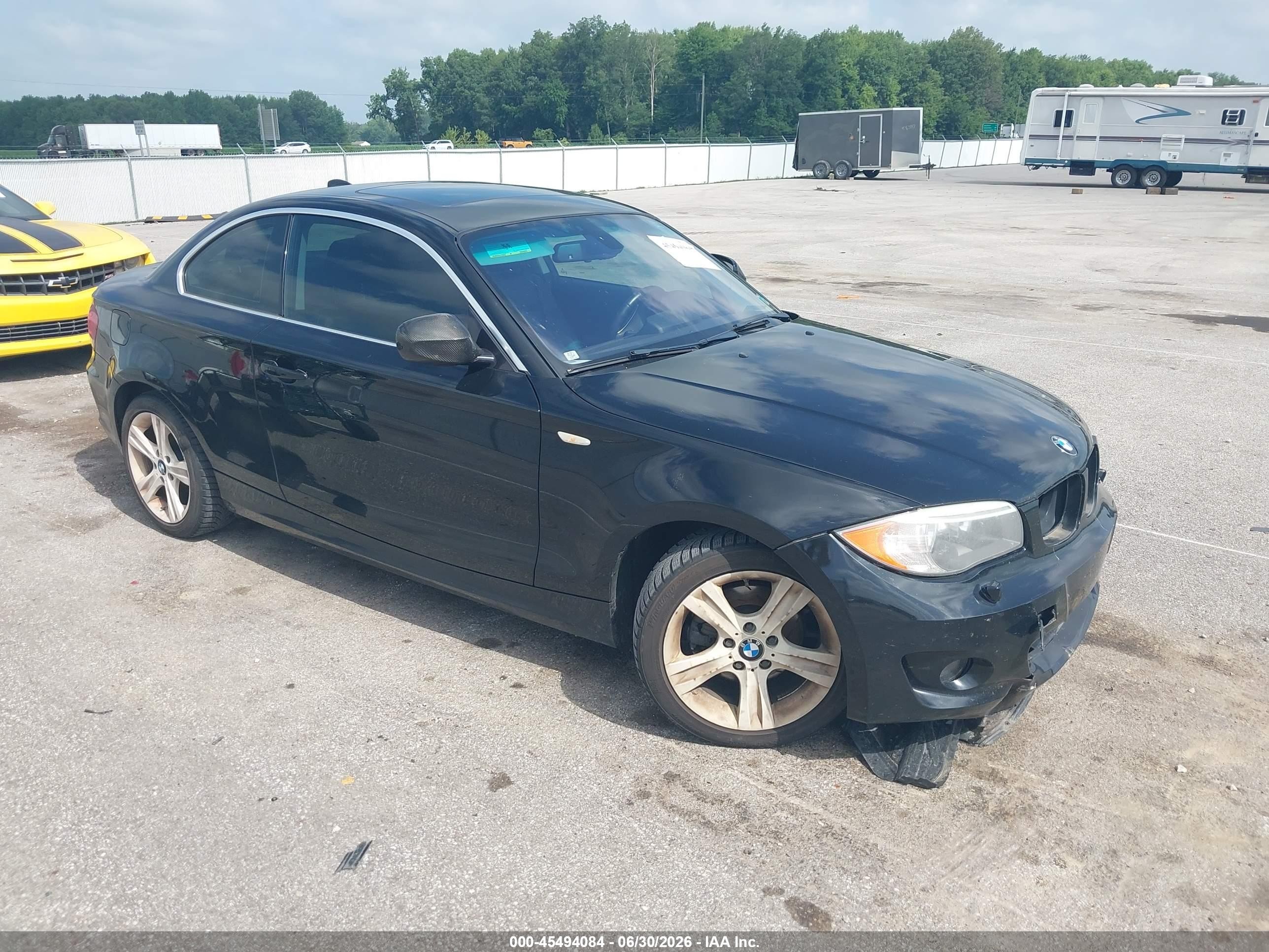 2012 BMW 1 Series 128i, VIN WBAUP7C52CVP22975 — Перед