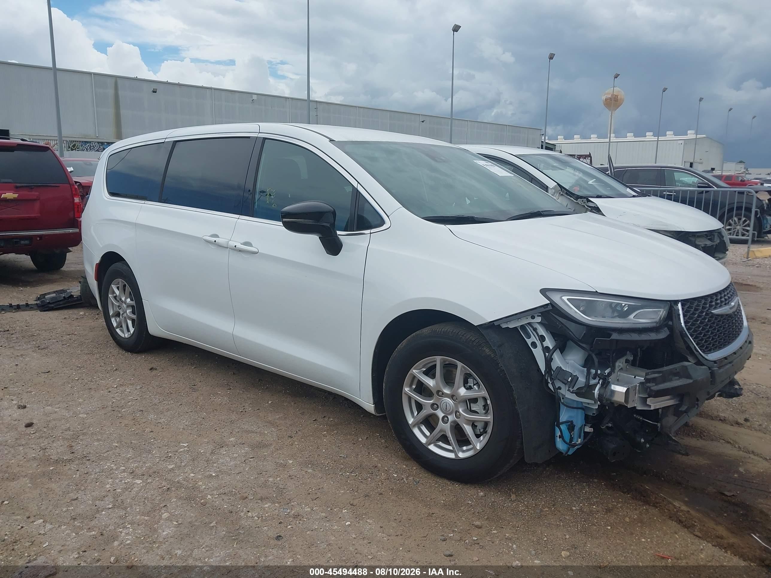 2026 Chrysler Pacifica Select, VIN 2C4RC1BG0TR196756 — Front end