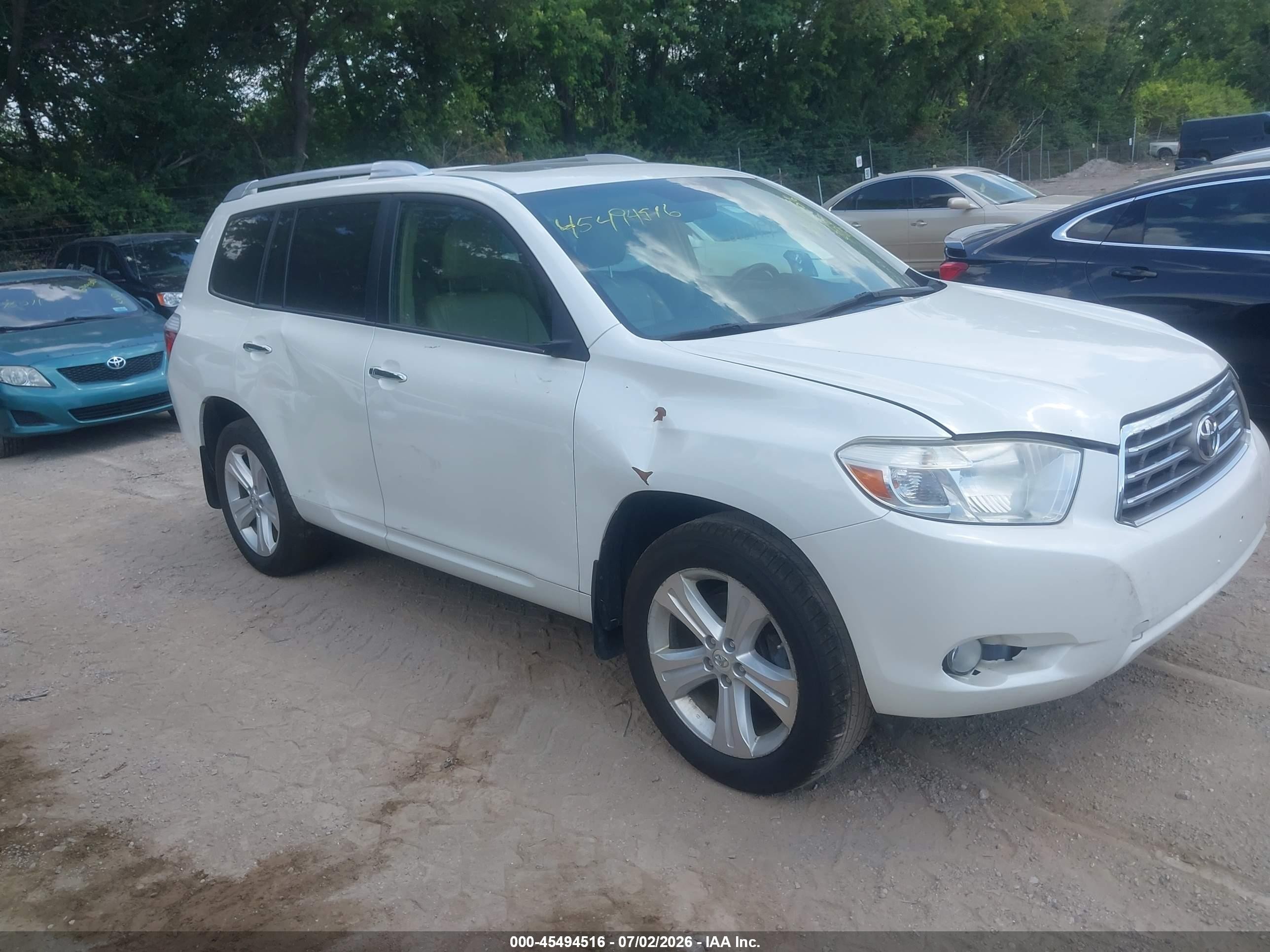 2010 Toyota Highlander Limited, VIN 5TDDK3EH1AS030408 — Side