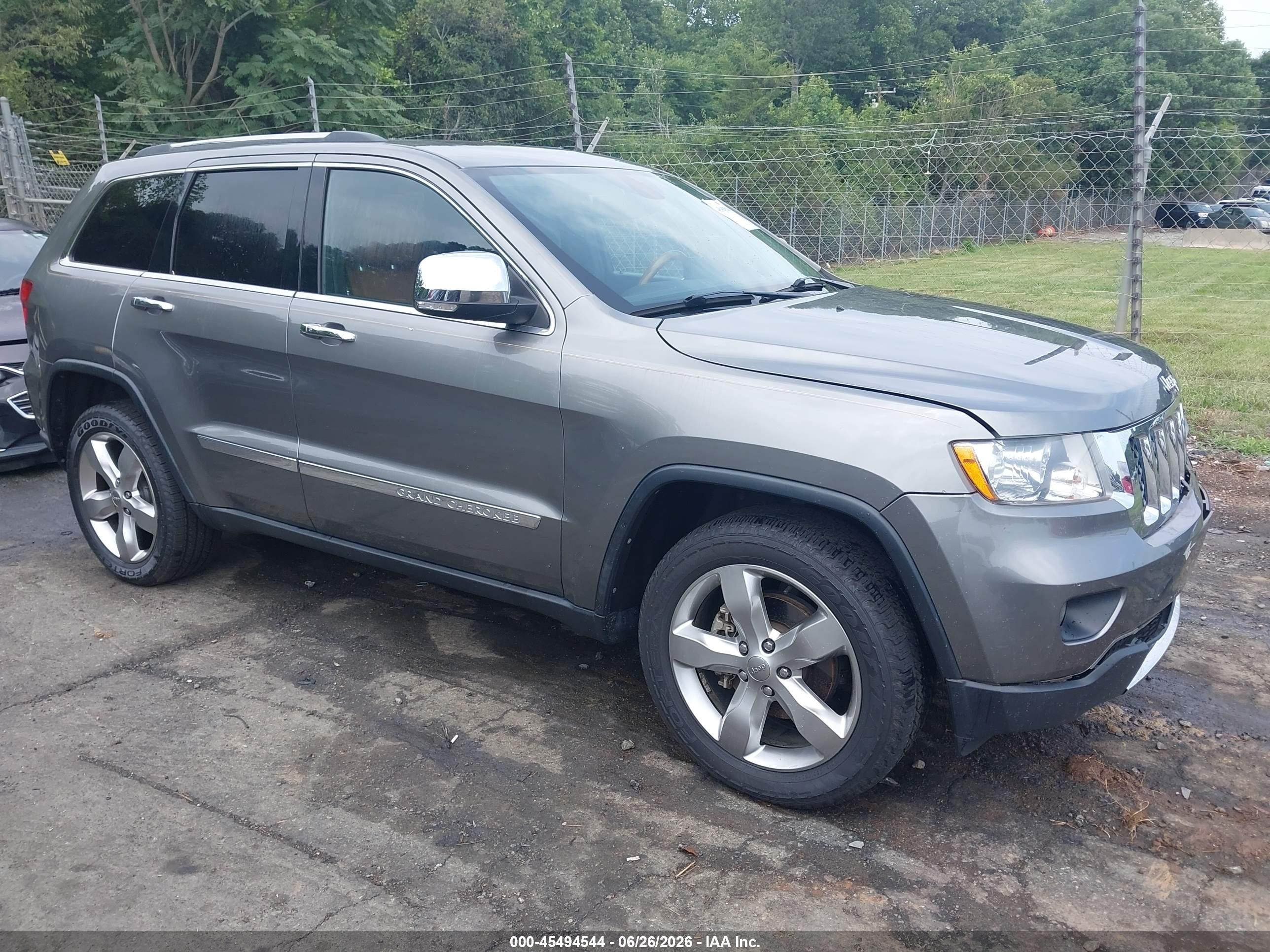 2012 Jeep Grand Cherokee Overland, VIN 1C4RJECG0CC265501 — Front end