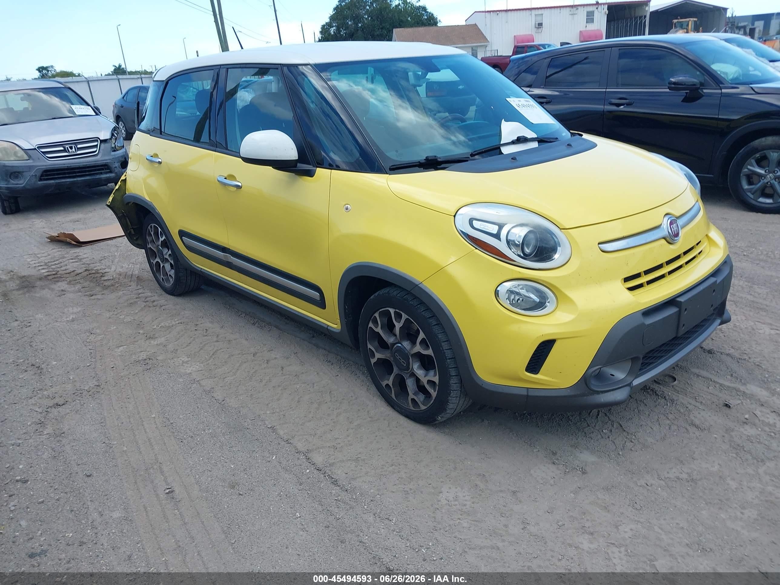 2014 FIAT 500L Trekking, VIN ZFBCFADH5EZ004603 — Rear end