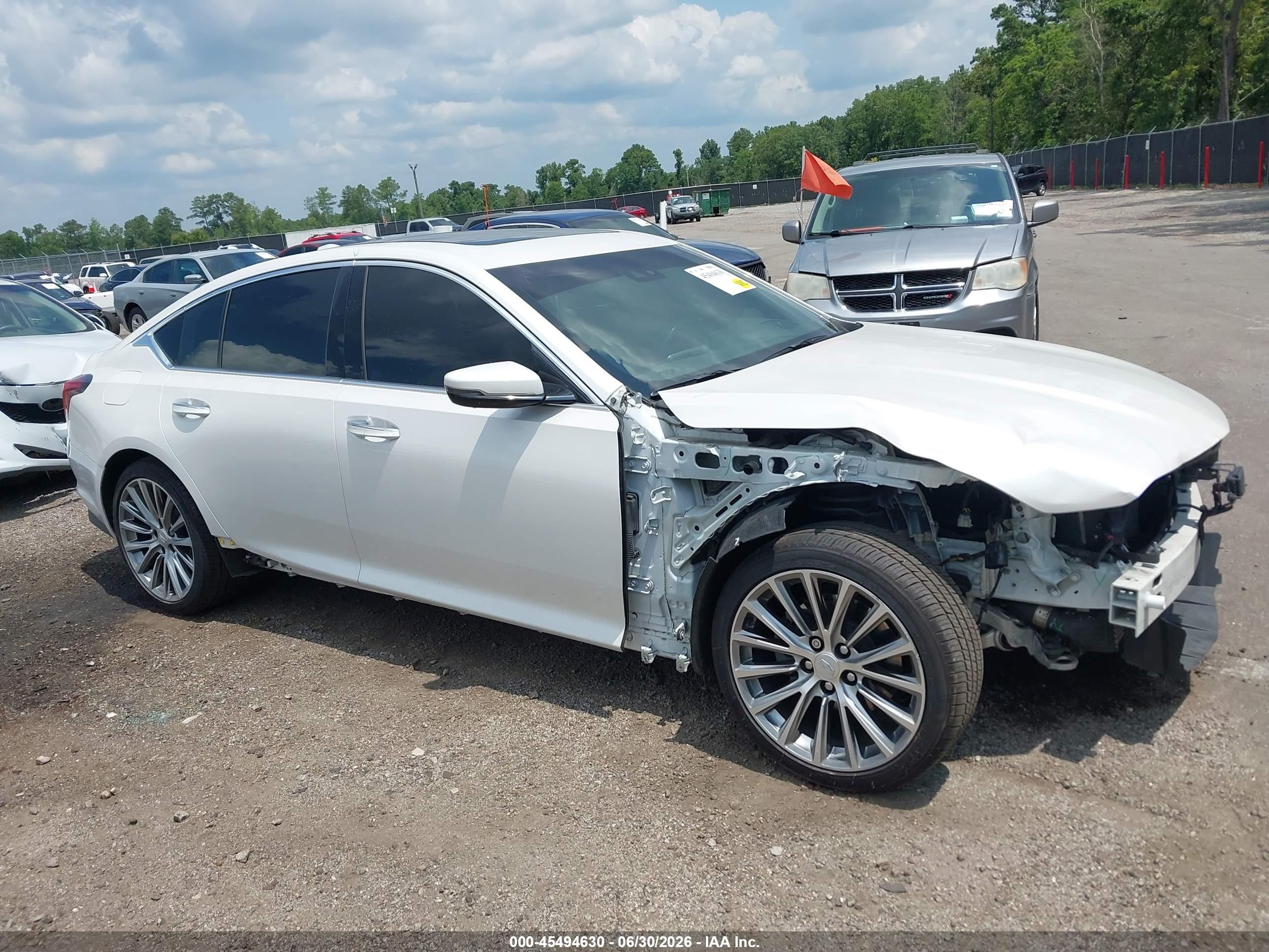 2020 Cadillac CT5 Premium Luxury, VIN 1G6DN5RK8L0128658 — Перед
