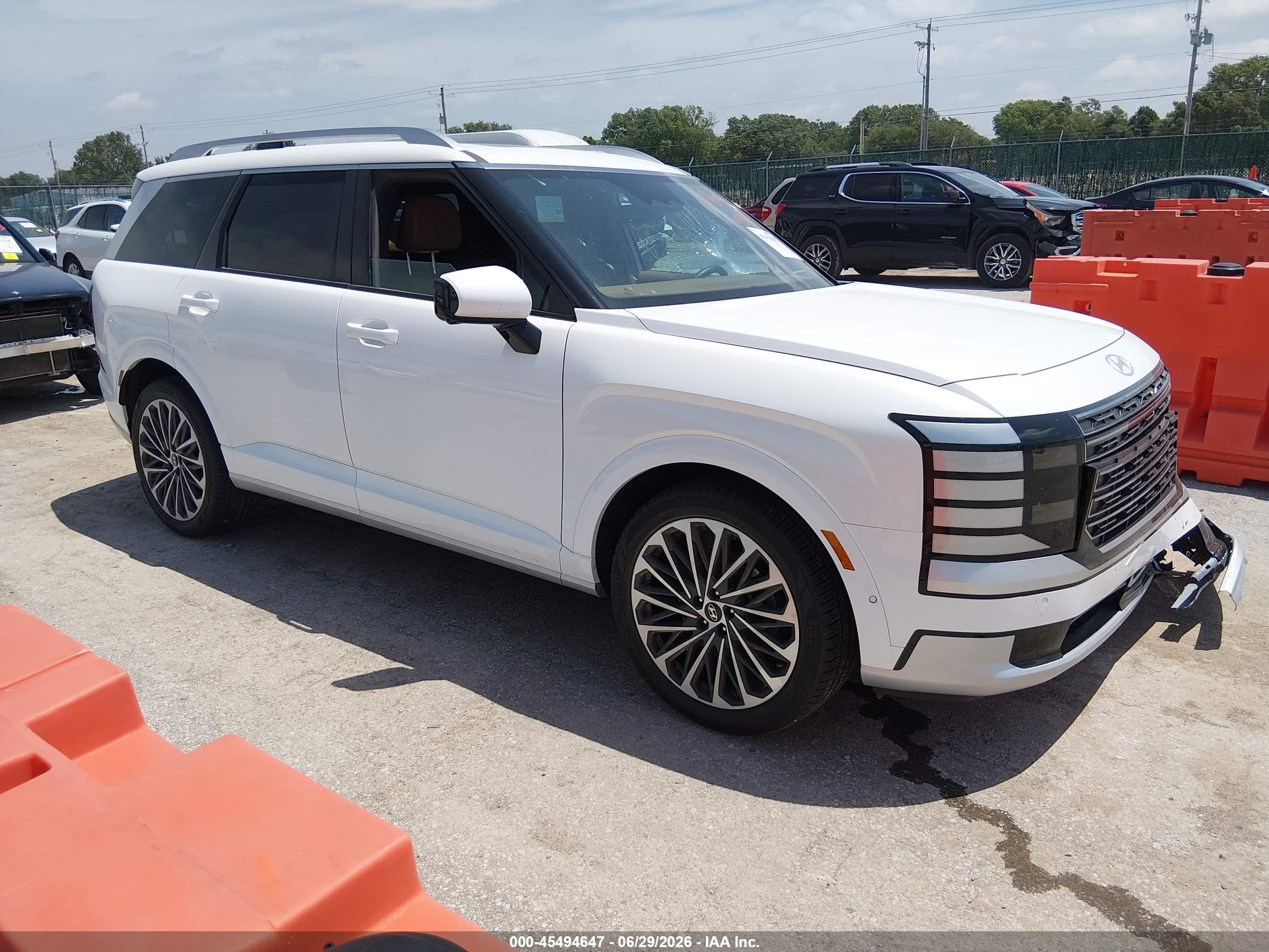 2026 Hyundai Palisade Calligraphy, VIN KM8RMES24TU021272 — Перед