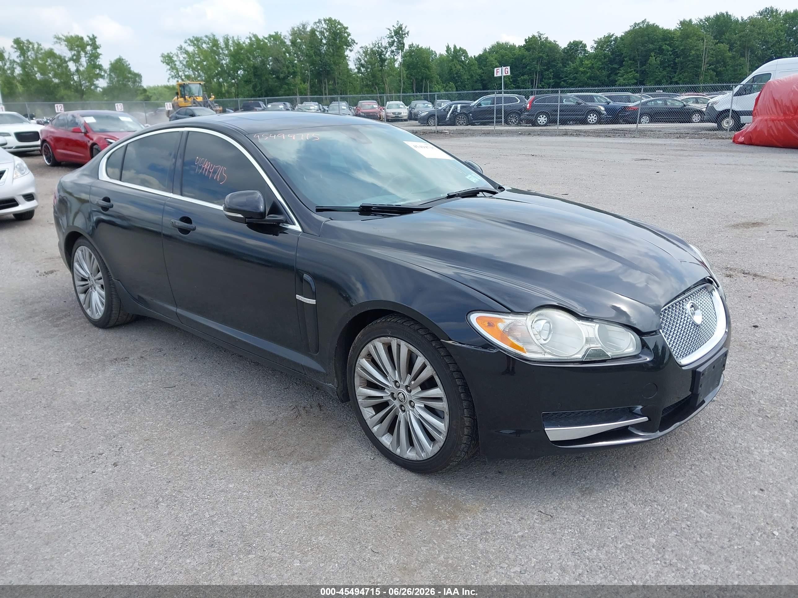 2011 Jaguar XF Premium, VIN SAJWA0GB2BLR90330 — По всему кузову